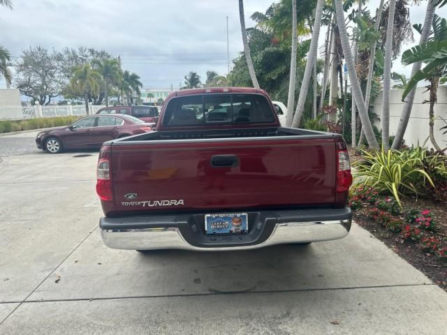 2006 Salsa Red Pearl /Light Charcoal Toyota Tundra SR5 1 OWNER LOW MILES 64,232 (5TBRU34146S) with an 4.0L DOHC SEFI 24-Valve V6 Engine engine, Automatic transmission, located at 4701 North Dixie Hwy, Pompano Beach, FL, 33064, (954) 422-2889, 26.240938, -80.123474 - OUR WEBPAGE FLORIDACARS1.COM HAS OVER 100 PHOTOS AND FREE CARFAX LINK 2006 TOYOTA TUNDRA SR5 VIN: 5TBRU34146S465329 5 T B R U 3 4 1 4 6 S 4 6 5 3 2 9 4 DOOR EXTENDED CAB PICKUP 4.0L V6 F DOHC 24V GASOLINE REAR WHEEL DRIVE Top Features Bed Liner Cloth Seats Running Boards Basic Features ABS Brakes Au - Photo#6