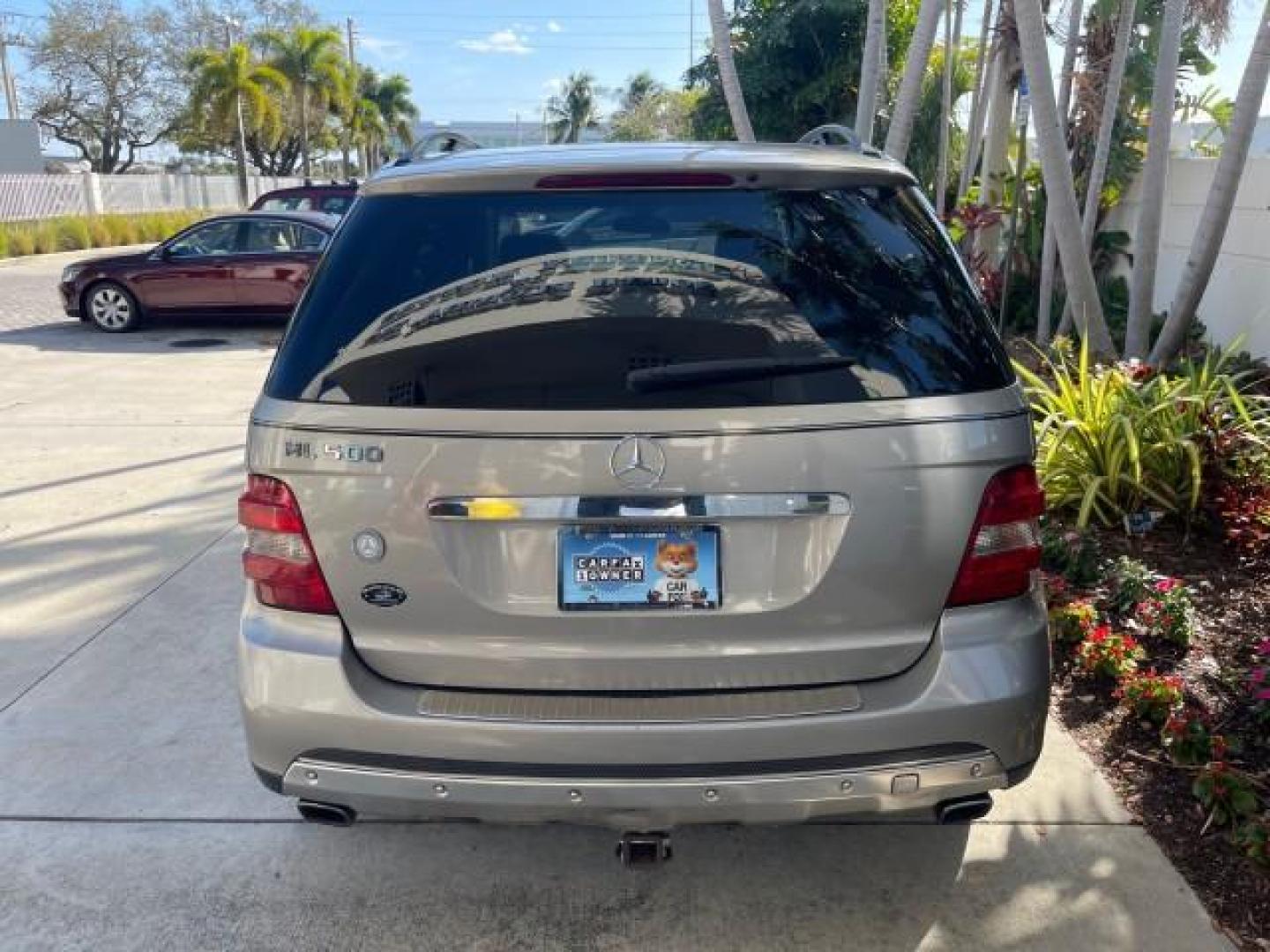2006 Pewter Metallic /Black Mercedes-Benz M-Class 5.0L AWD CLEAN (4JGBB75E46A) with an 5.0L SMPI SOHC 24-Valve V8 Engine engine, Automatic transmission, located at 4701 North Dixie Hwy, Pompano Beach, FL, 33064, (954) 422-2889, 26.240938, -80.123474 - OUR WEBPAGE FLORIDACARS1.COM HAS OVER 100 PHOTOS AND FREE CARFAX LINK 2006 MERCEDES-BENZ M-CLASS ML 500 VIN: 4JGBB75E46A011498 4 J G B B 7 5 E 4 6 A 0 1 1 4 9 8 4 DOOR WAGON/SPORT UTILITY 5.0L V8 F SOHC 24V GASOLINE ALL WHEEL DRIVE NO RECALLS THIS IS A TRADE IN THE LADY TRAVELED HWY MILES,CLEAN 2 OW - Photo#94