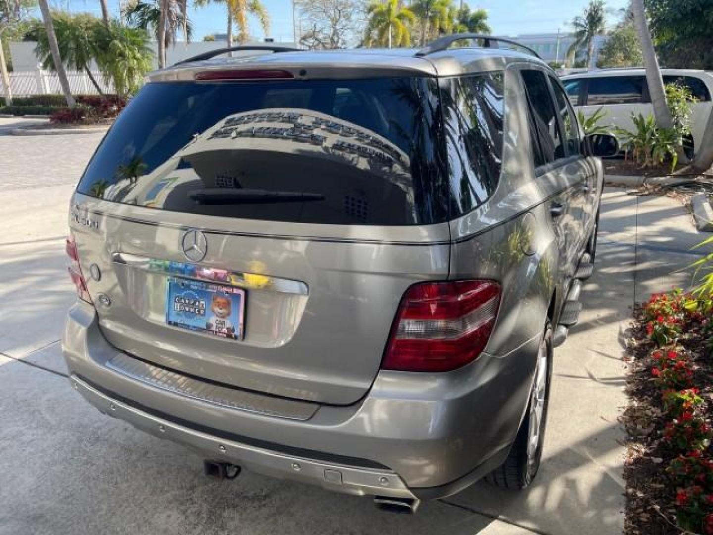 2006 Pewter Metallic /Black Mercedes-Benz M-Class 5.0L AWD CLEAN (4JGBB75E46A) with an 5.0L SMPI SOHC 24-Valve V8 Engine engine, Automatic transmission, located at 4701 North Dixie Hwy, Pompano Beach, FL, 33064, (954) 422-2889, 26.240938, -80.123474 - OUR WEBPAGE FLORIDACARS1.COM HAS OVER 100 PHOTOS AND FREE CARFAX LINK 2006 MERCEDES-BENZ M-CLASS ML 500 VIN: 4JGBB75E46A011498 4 J G B B 7 5 E 4 6 A 0 1 1 4 9 8 4 DOOR WAGON/SPORT UTILITY 5.0L V8 F SOHC 24V GASOLINE ALL WHEEL DRIVE NO RECALLS THIS IS A TRADE IN THE LADY TRAVELED HWY MILES,CLEAN 2 OW - Photo#95