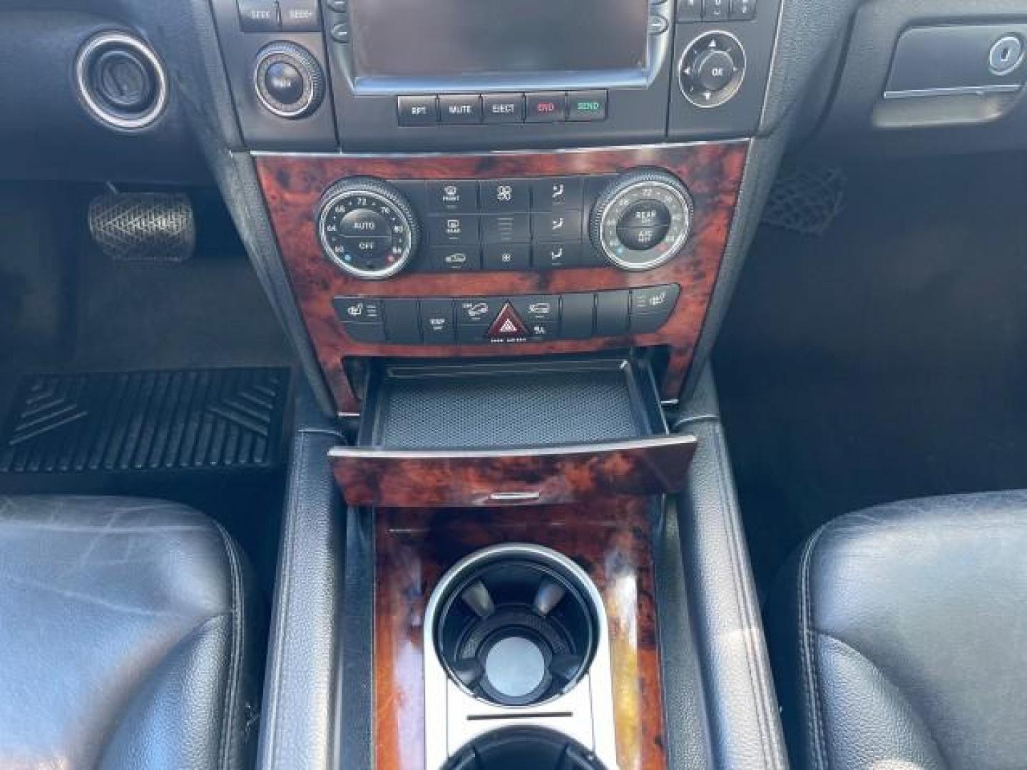 2006 Pewter Metallic /Black Mercedes-Benz M-Class 5.0L AWD CLEAN (4JGBB75E46A) with an 5.0L SMPI SOHC 24-Valve V8 Engine engine, Automatic transmission, located at 4701 North Dixie Hwy, Pompano Beach, FL, 33064, (954) 422-2889, 26.240938, -80.123474 - OUR WEBPAGE FLORIDACARS1.COM HAS OVER 100 PHOTOS AND FREE CARFAX LINK 2006 MERCEDES-BENZ M-CLASS ML 500 VIN: 4JGBB75E46A011498 4 J G B B 7 5 E 4 6 A 0 1 1 4 9 8 4 DOOR WAGON/SPORT UTILITY 5.0L V8 F SOHC 24V GASOLINE ALL WHEEL DRIVE NO RECALLS THIS IS A TRADE IN THE LADY TRAVELED HWY MILES,CLEAN 2 OW - Photo#98