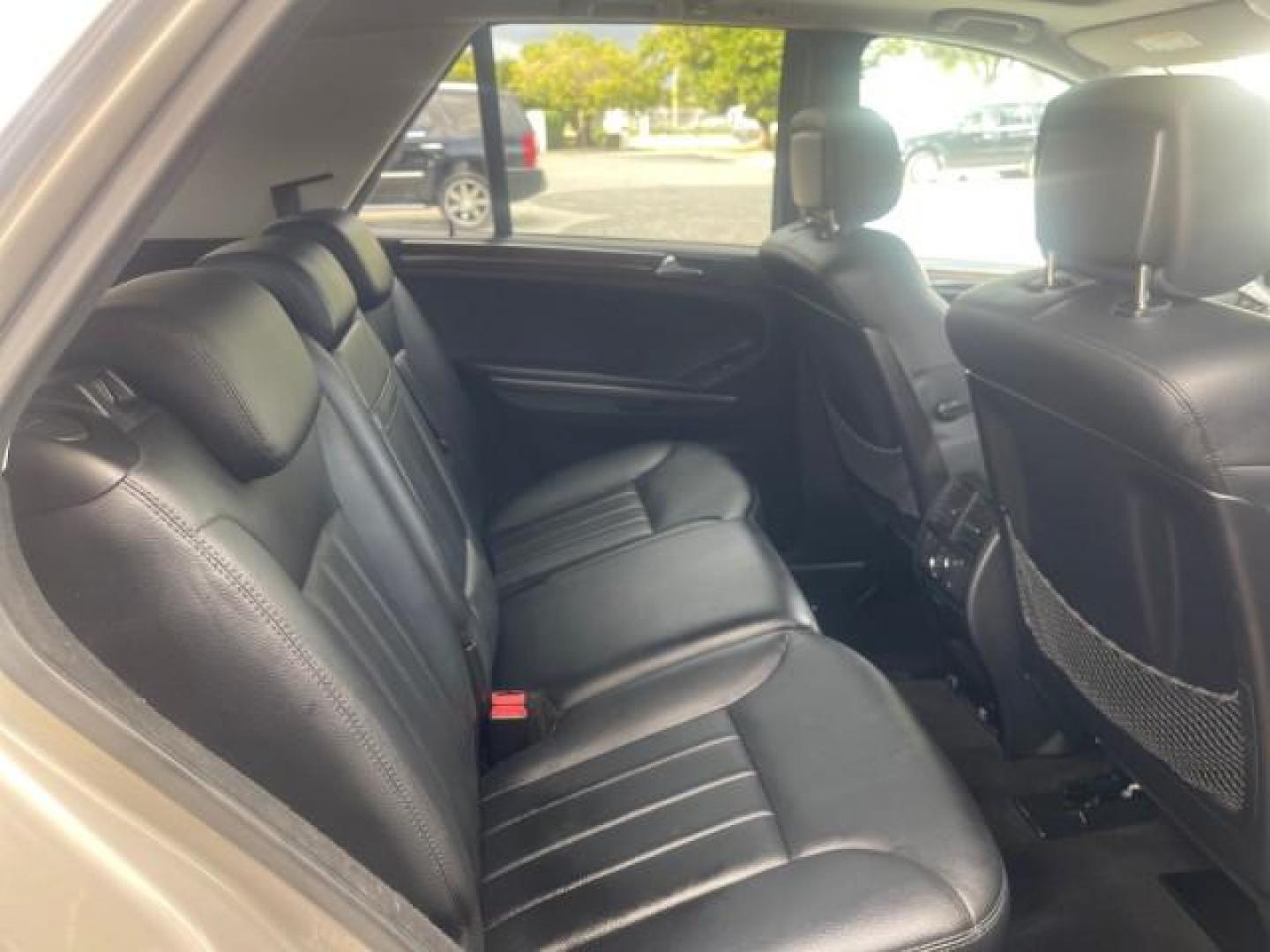 2006 Pewter Metallic /Black Mercedes-Benz M-Class 5.0L AWD CLEAN (4JGBB75E46A) with an 5.0L SMPI SOHC 24-Valve V8 Engine engine, Automatic transmission, located at 4701 North Dixie Hwy, Pompano Beach, FL, 33064, (954) 422-2889, 26.240938, -80.123474 - OUR WEBPAGE FLORIDACARS1.COM HAS OVER 100 PHOTOS AND FREE CARFAX LINK 2006 MERCEDES-BENZ M-CLASS ML 500 VIN: 4JGBB75E46A011498 4 J G B B 7 5 E 4 6 A 0 1 1 4 9 8 4 DOOR WAGON/SPORT UTILITY 5.0L V8 F SOHC 24V GASOLINE ALL WHEEL DRIVE NO RECALLS THIS IS A TRADE IN THE LADY TRAVELED HWY MILES,CLEAN 2 OW - Photo#25