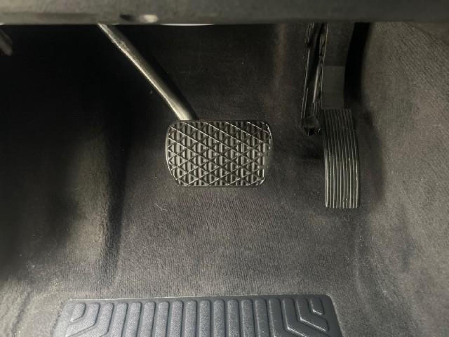 2006 Pewter Metallic /Black Mercedes-Benz M-Class 5.0L AWD CLEAN (4JGBB75E46A) with an 5.0L SMPI SOHC 24-Valve V8 Engine engine, Automatic transmission, located at 4701 North Dixie Hwy, Pompano Beach, FL, 33064, (954) 422-2889, 26.240938, -80.123474 - OUR WEBPAGE FLORIDACARS1.COM HAS OVER 100 PHOTOS AND FREE CARFAX LINK 2006 MERCEDES-BENZ M-CLASS ML 500 VIN: 4JGBB75E46A011498 4 J G B B 7 5 E 4 6 A 0 1 1 4 9 8 4 DOOR WAGON/SPORT UTILITY 5.0L V8 F SOHC 24V GASOLINE ALL WHEEL DRIVE NO RECALLS THIS IS A TRADE IN THE LADY TRAVELED HWY MILES,CLEAN 2 OW - Photo#32