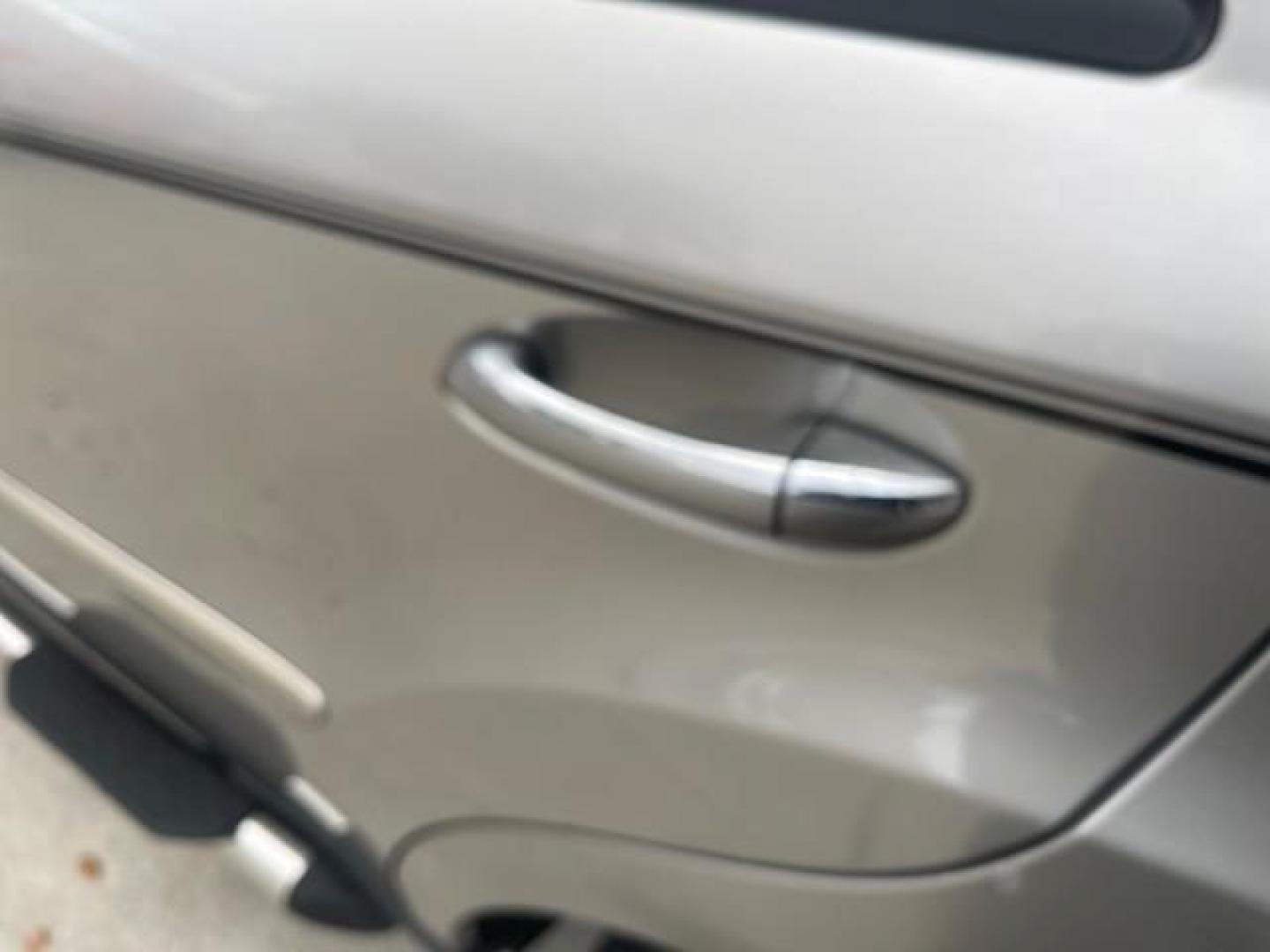 2006 Pewter Metallic /Black Mercedes-Benz M-Class 5.0L AWD CLEAN (4JGBB75E46A) with an 5.0L SMPI SOHC 24-Valve V8 Engine engine, Automatic transmission, located at 4701 North Dixie Hwy, Pompano Beach, FL, 33064, (954) 422-2889, 26.240938, -80.123474 - OUR WEBPAGE FLORIDACARS1.COM HAS OVER 100 PHOTOS AND FREE CARFAX LINK 2006 MERCEDES-BENZ M-CLASS ML 500 VIN: 4JGBB75E46A011498 4 J G B B 7 5 E 4 6 A 0 1 1 4 9 8 4 DOOR WAGON/SPORT UTILITY 5.0L V8 F SOHC 24V GASOLINE ALL WHEEL DRIVE NO RECALLS THIS IS A TRADE IN THE LADY TRAVELED HWY MILES,CLEAN 2 OW - Photo#43