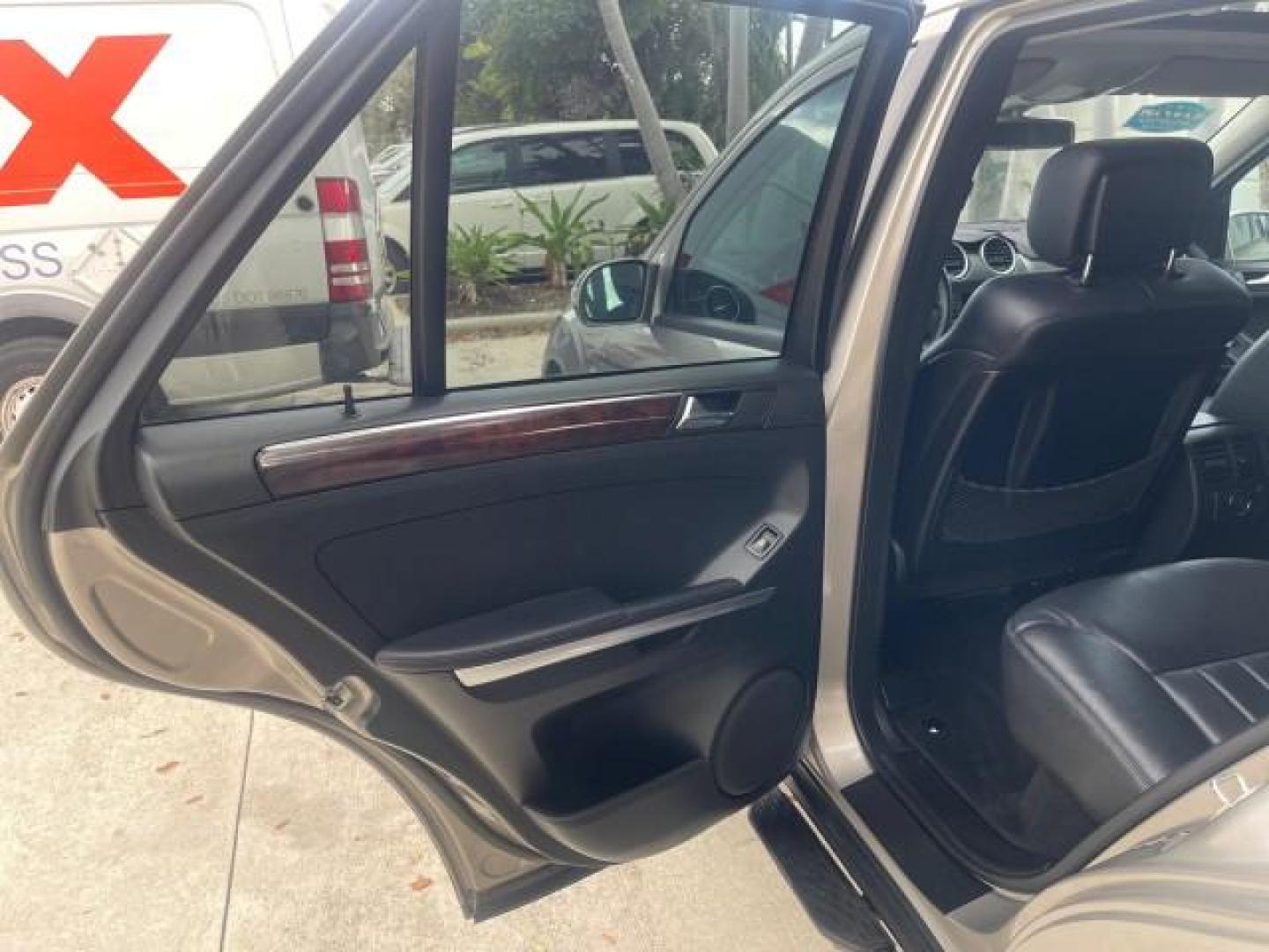 2006 Pewter Metallic /Black Mercedes-Benz M-Class 5.0L AWD CLEAN (4JGBB75E46A) with an 5.0L SMPI SOHC 24-Valve V8 Engine engine, Automatic transmission, located at 4701 North Dixie Hwy, Pompano Beach, FL, 33064, (954) 422-2889, 26.240938, -80.123474 - OUR WEBPAGE FLORIDACARS1.COM HAS OVER 100 PHOTOS AND FREE CARFAX LINK 2006 MERCEDES-BENZ M-CLASS ML 500 VIN: 4JGBB75E46A011498 4 J G B B 7 5 E 4 6 A 0 1 1 4 9 8 4 DOOR WAGON/SPORT UTILITY 5.0L V8 F SOHC 24V GASOLINE ALL WHEEL DRIVE NO RECALLS THIS IS A TRADE IN THE LADY TRAVELED HWY MILES,CLEAN 2 OW - Photo#44