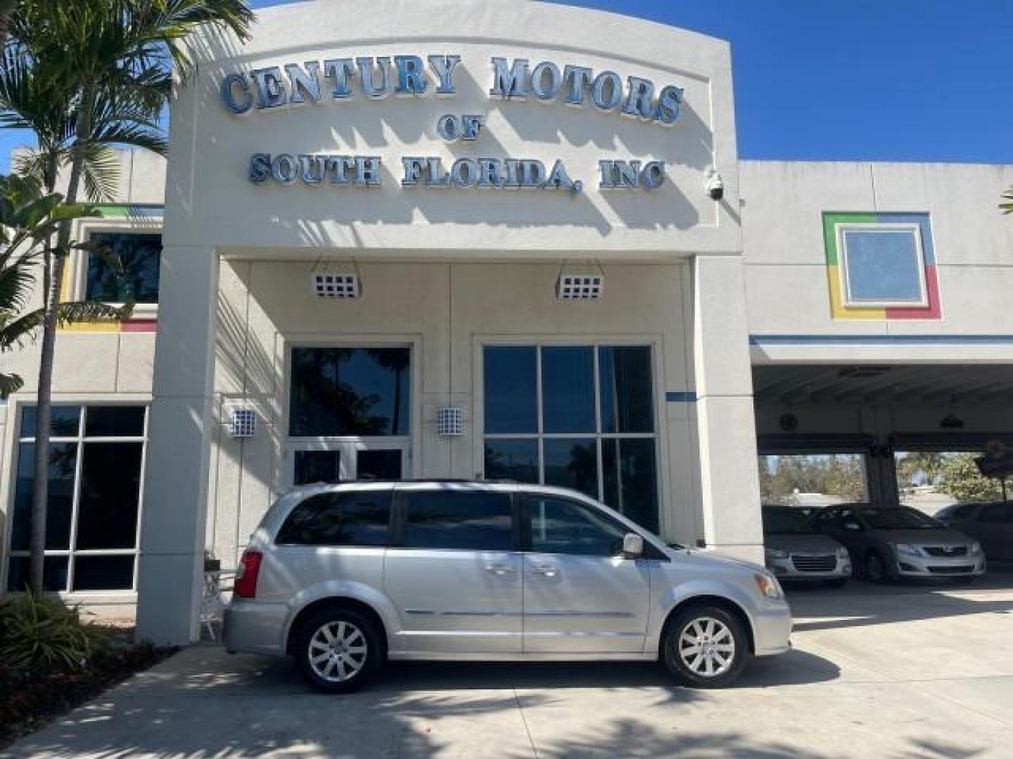 2012 Bright Silver Metallic /Black/Light Graystone Interior Chrysler Town and Country Touring (2C4RC1BG8CR) with an 3.6L V6 Cylinder Engine engine, Automatic transmission, located at 4701 North Dixie Hwy, Pompano Beach, FL, 33064, (954) 422-2889, 26.240938, -80.123474 - OUR WEBPAGE FLORIDACARS1.COM HAS OVER 100 PHOTOS AND FREE CARFAX LINK 2012 CHRYSLER TOWN AND COUNTRY TOURING VIN: 2C4RC1BG8CR188811 2 C 4 R C 1 B G 8 C R 1 8 8 8 1 1 VAN 3.6L V6 F DOHC 24V GASOLINE FRONT WHEEL DRIVE NO RECALLS THIS IS A TRADE IN THE LADY TRAVELED HWY MILES,THE OWNER JUST SPENT $1800 - Photo#0