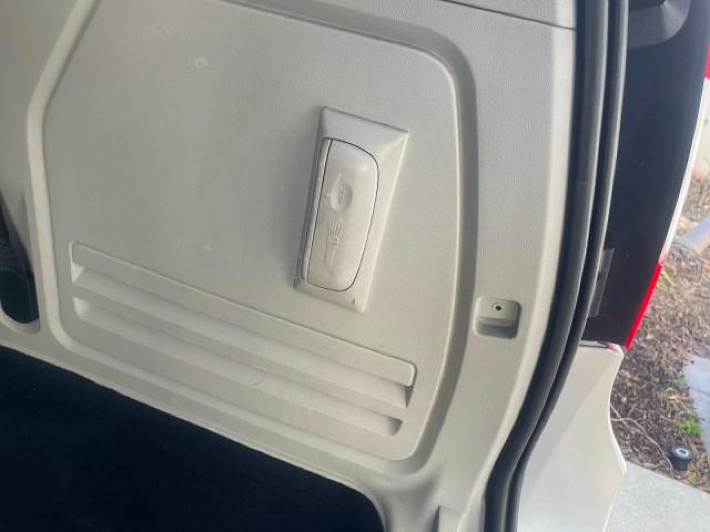 2012 Bright Silver Metallic /Black/Light Graystone Interior Chrysler Town and Country Touring (2C4RC1BG8CR) with an 3.6L V6 Cylinder Engine engine, Automatic transmission, located at 4701 North Dixie Hwy, Pompano Beach, FL, 33064, (954) 422-2889, 26.240938, -80.123474 - OUR WEBPAGE FLORIDACARS1.COM HAS OVER 100 PHOTOS AND FREE CARFAX LINK 2012 CHRYSLER TOWN AND COUNTRY TOURING VIN: 2C4RC1BG8CR188811 2 C 4 R C 1 B G 8 C R 1 8 8 8 1 1 VAN 3.6L V6 F DOHC 24V GASOLINE FRONT WHEEL DRIVE NO RECALLS THIS IS A TRADE IN THE LADY TRAVELED HWY MILES,THE OWNER JUST SPENT $1800 - Photo#99