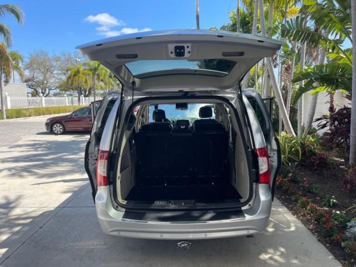 2012 Bright Silver Metallic /Black/Light Graystone Interior Chrysler Town and Country Touring (2C4RC1BG8CR) with an 3.6L V6 Cylinder Engine engine, Automatic transmission, located at 4701 North Dixie Hwy, Pompano Beach, FL, 33064, (954) 422-2889, 26.240938, -80.123474 - OUR WEBPAGE FLORIDACARS1.COM HAS OVER 100 PHOTOS AND FREE CARFAX LINK 2012 CHRYSLER TOWN AND COUNTRY TOURING VIN: 2C4RC1BG8CR188811 2 C 4 R C 1 B G 8 C R 1 8 8 8 1 1 VAN 3.6L V6 F DOHC 24V GASOLINE FRONT WHEEL DRIVE NO RECALLS THIS IS A TRADE IN THE LADY TRAVELED HWY MILES,THE OWNER JUST SPENT $1800 - Photo#15