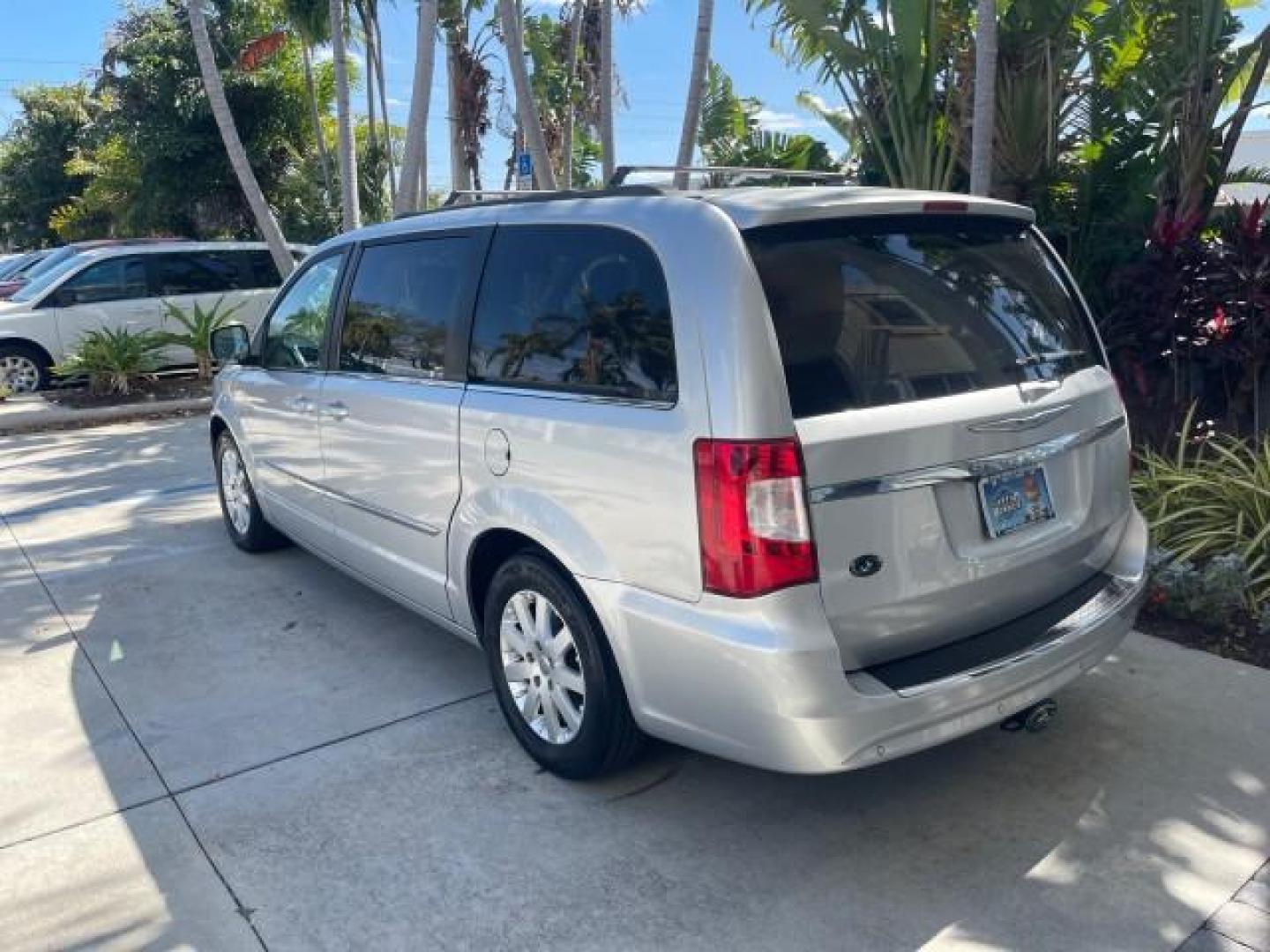 2012 Bright Silver Metallic /Black/Light Graystone Interior Chrysler Town and Country Touring (2C4RC1BG8CR) with an 3.6L V6 Cylinder Engine engine, Automatic transmission, located at 4701 North Dixie Hwy, Pompano Beach, FL, 33064, (954) 422-2889, 26.240938, -80.123474 - OUR WEBPAGE FLORIDACARS1.COM HAS OVER 100 PHOTOS AND FREE CARFAX LINK 2012 CHRYSLER TOWN AND COUNTRY TOURING VIN: 2C4RC1BG8CR188811 2 C 4 R C 1 B G 8 C R 1 8 8 8 1 1 VAN 3.6L V6 F DOHC 24V GASOLINE FRONT WHEEL DRIVE NO RECALLS THIS IS A TRADE IN THE LADY TRAVELED HWY MILES,THE OWNER JUST SPENT $1800 - Photo#5