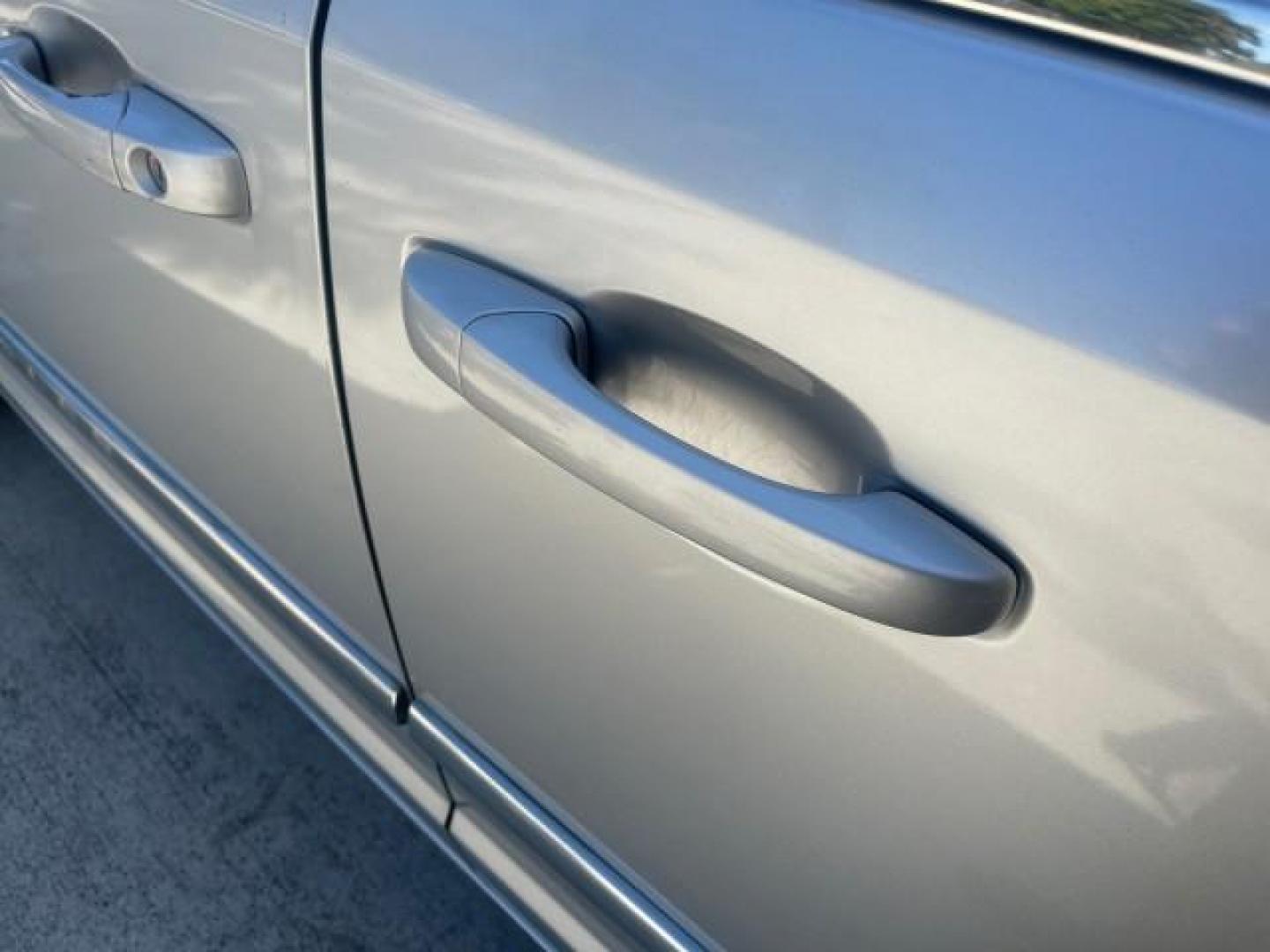 2012 Bright Silver Metallic /Black/Light Graystone Interior Chrysler Town and Country Touring (2C4RC1BG8CR) with an 3.6L V6 Cylinder Engine engine, Automatic transmission, located at 4701 North Dixie Hwy, Pompano Beach, FL, 33064, (954) 422-2889, 26.240938, -80.123474 - OUR WEBPAGE FLORIDACARS1.COM HAS OVER 100 PHOTOS AND FREE CARFAX LINK 2012 CHRYSLER TOWN AND COUNTRY TOURING VIN: 2C4RC1BG8CR188811 2 C 4 R C 1 B G 8 C R 1 8 8 8 1 1 VAN 3.6L V6 F DOHC 24V GASOLINE FRONT WHEEL DRIVE NO RECALLS THIS IS A TRADE IN THE LADY TRAVELED HWY MILES,THE OWNER JUST SPENT $1800 - Photo#60