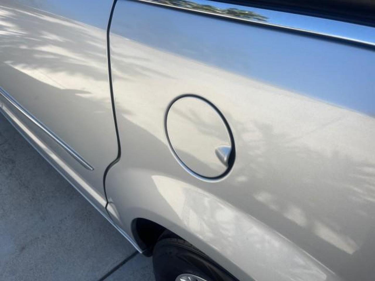 2012 Bright Silver Metallic /Black/Light Graystone Interior Chrysler Town and Country Touring (2C4RC1BG8CR) with an 3.6L V6 Cylinder Engine engine, Automatic transmission, located at 4701 North Dixie Hwy, Pompano Beach, FL, 33064, (954) 422-2889, 26.240938, -80.123474 - OUR WEBPAGE FLORIDACARS1.COM HAS OVER 100 PHOTOS AND FREE CARFAX LINK 2012 CHRYSLER TOWN AND COUNTRY TOURING VIN: 2C4RC1BG8CR188811 2 C 4 R C 1 B G 8 C R 1 8 8 8 1 1 VAN 3.6L V6 F DOHC 24V GASOLINE FRONT WHEEL DRIVE NO RECALLS THIS IS A TRADE IN THE LADY TRAVELED HWY MILES,THE OWNER JUST SPENT $1800 - Photo#63