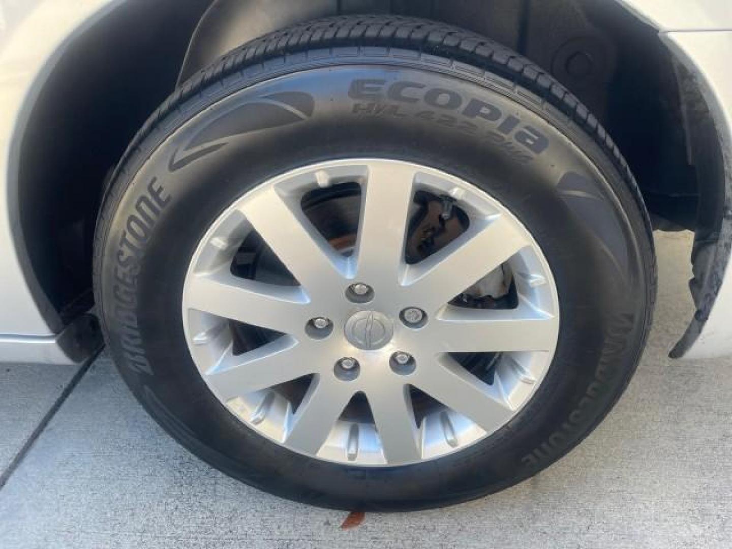 2012 Bright Silver Metallic /Black/Light Graystone Interior Chrysler Town and Country Touring (2C4RC1BG8CR) with an 3.6L V6 Cylinder Engine engine, Automatic transmission, located at 4701 North Dixie Hwy, Pompano Beach, FL, 33064, (954) 422-2889, 26.240938, -80.123474 - OUR WEBPAGE FLORIDACARS1.COM HAS OVER 100 PHOTOS AND FREE CARFAX LINK 2012 CHRYSLER TOWN AND COUNTRY TOURING VIN: 2C4RC1BG8CR188811 2 C 4 R C 1 B G 8 C R 1 8 8 8 1 1 VAN 3.6L V6 F DOHC 24V GASOLINE FRONT WHEEL DRIVE NO RECALLS THIS IS A TRADE IN THE LADY TRAVELED HWY MILES,THE OWNER JUST SPENT $1800 - Photo#65