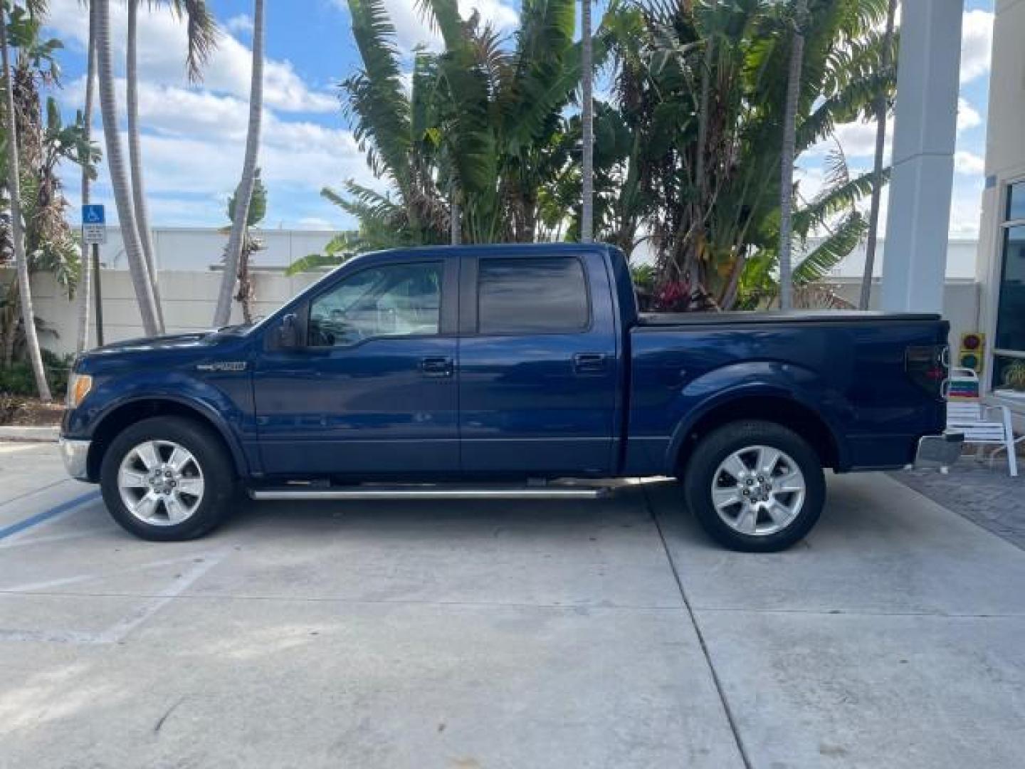 2010 Dark Blue Pearl Metallic /Tan Ford F-150 Lariat LOW MILES 60,628 NAV (1FTFW1CV4AF) with an 5.4L 3v EFI V8 FFV Engine engine, Automatic transmission, located at 4701 North Dixie Hwy, Pompano Beach, FL, 33064, (954) 422-2889, 26.240938, -80.123474 - OUR WEBPAGE FLORIDACARS1.COM HAS OVER 100 PHOTOS AND FREE CARFAX LINK 2010 FORD F-150 LARIAT $ 40,380 NEW VIN: 1FTFW1CV4AFD92632 1 F T F W 1 C V 4 A F D 9 2 6 3 2 CREW PICKUP 5.4L V8 F SOHC 24V FLEX FUEL REAR WHEEL DRIVE TOW PKG NO RECALLS Top Features Navigation System Bed Cover Parking Sensors Bed - Photo#9