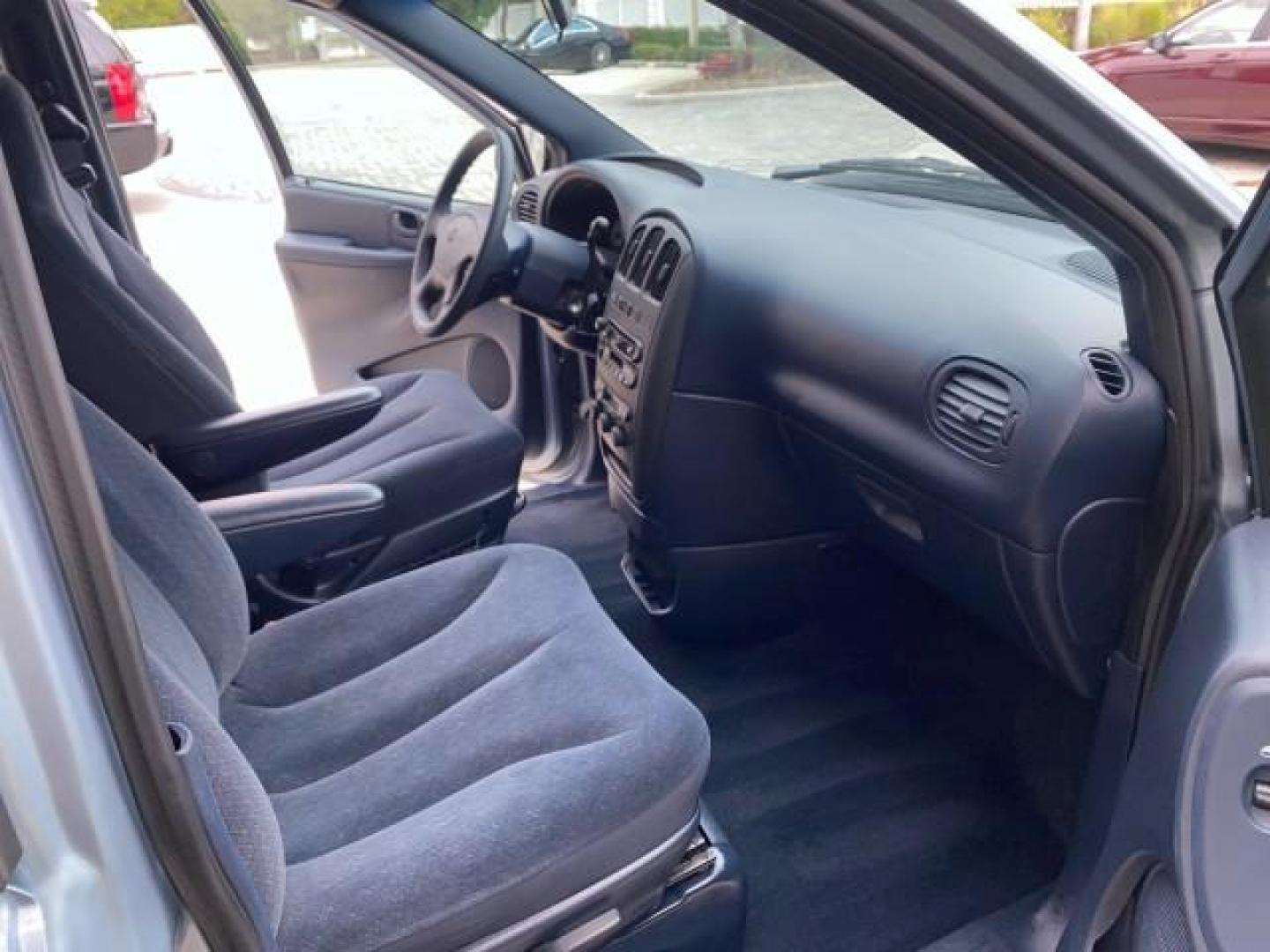 2002 Steel Blue Pearl /Navy Blue Dodge Caravan Sport 1 OWNER LOW MILES 71,753 (2B4GP44342R) with an 3.3L SMPI Flex-Fuel V6 Engine engine, Automatic transmission, located at 4701 North Dixie Hwy, Pompano Beach, FL, 33064, (954) 422-2889, 26.240938, -80.123474 - OUR WEBPAGE FLORIDACARS1.COM HAS OVER 100 PHOTOS AND FREE CARFAX LINK 2002 DODGE GRAND CARAVAN SPORT VIN: 2B4GP44342R746558 2 B 4 G P 4 4 3 4 2 R 7 4 6 5 5 8 VAN 3.3L V6 F SOHC 12V GASOLINE FRONT WHEEL DRIVE Top Features Cloth Seats Third Row Seat Tow Hitch Basic Features ABS Brakes CD Audio Full Ro - Photo#12