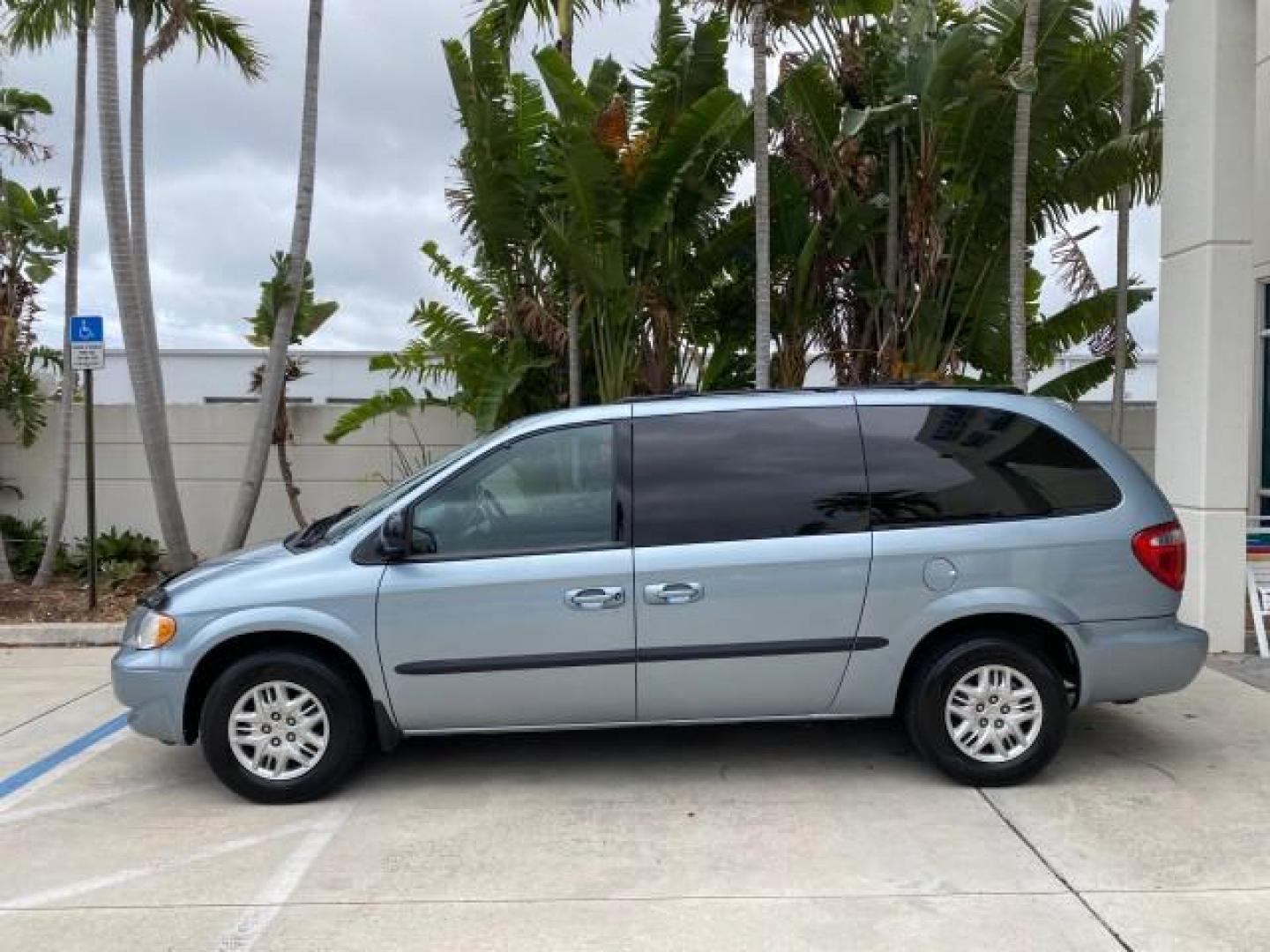 2002 Steel Blue Pearl /Navy Blue Dodge Caravan Sport 1 OWNER LOW MILES 71,753 (2B4GP44342R) with an 3.3L SMPI Flex-Fuel V6 Engine engine, Automatic transmission, located at 4701 North Dixie Hwy, Pompano Beach, FL, 33064, (954) 422-2889, 26.240938, -80.123474 - OUR WEBPAGE FLORIDACARS1.COM HAS OVER 100 PHOTOS AND FREE CARFAX LINK 2002 DODGE GRAND CARAVAN SPORT VIN: 2B4GP44342R746558 2 B 4 G P 4 4 3 4 2 R 7 4 6 5 5 8 VAN 3.3L V6 F SOHC 12V GASOLINE FRONT WHEEL DRIVE Top Features Cloth Seats Third Row Seat Tow Hitch Basic Features ABS Brakes CD Audio Full Ro - Photo#4
