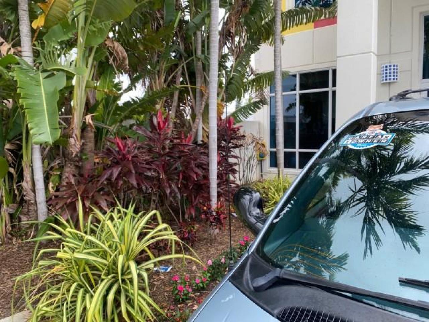 2002 Steel Blue Pearl /Navy Blue Dodge Caravan Sport 1 OWNER LOW MILES 71,753 (2B4GP44342R) with an 3.3L SMPI Flex-Fuel V6 Engine engine, Automatic transmission, located at 4701 North Dixie Hwy, Pompano Beach, FL, 33064, (954) 422-2889, 26.240938, -80.123474 - OUR WEBPAGE FLORIDACARS1.COM HAS OVER 100 PHOTOS AND FREE CARFAX LINK 2002 DODGE GRAND CARAVAN SPORT VIN: 2B4GP44342R746558 2 B 4 G P 4 4 3 4 2 R 7 4 6 5 5 8 VAN 3.3L V6 F SOHC 12V GASOLINE FRONT WHEEL DRIVE Top Features Cloth Seats Third Row Seat Tow Hitch Basic Features ABS Brakes CD Audio Full Ro - Photo#88