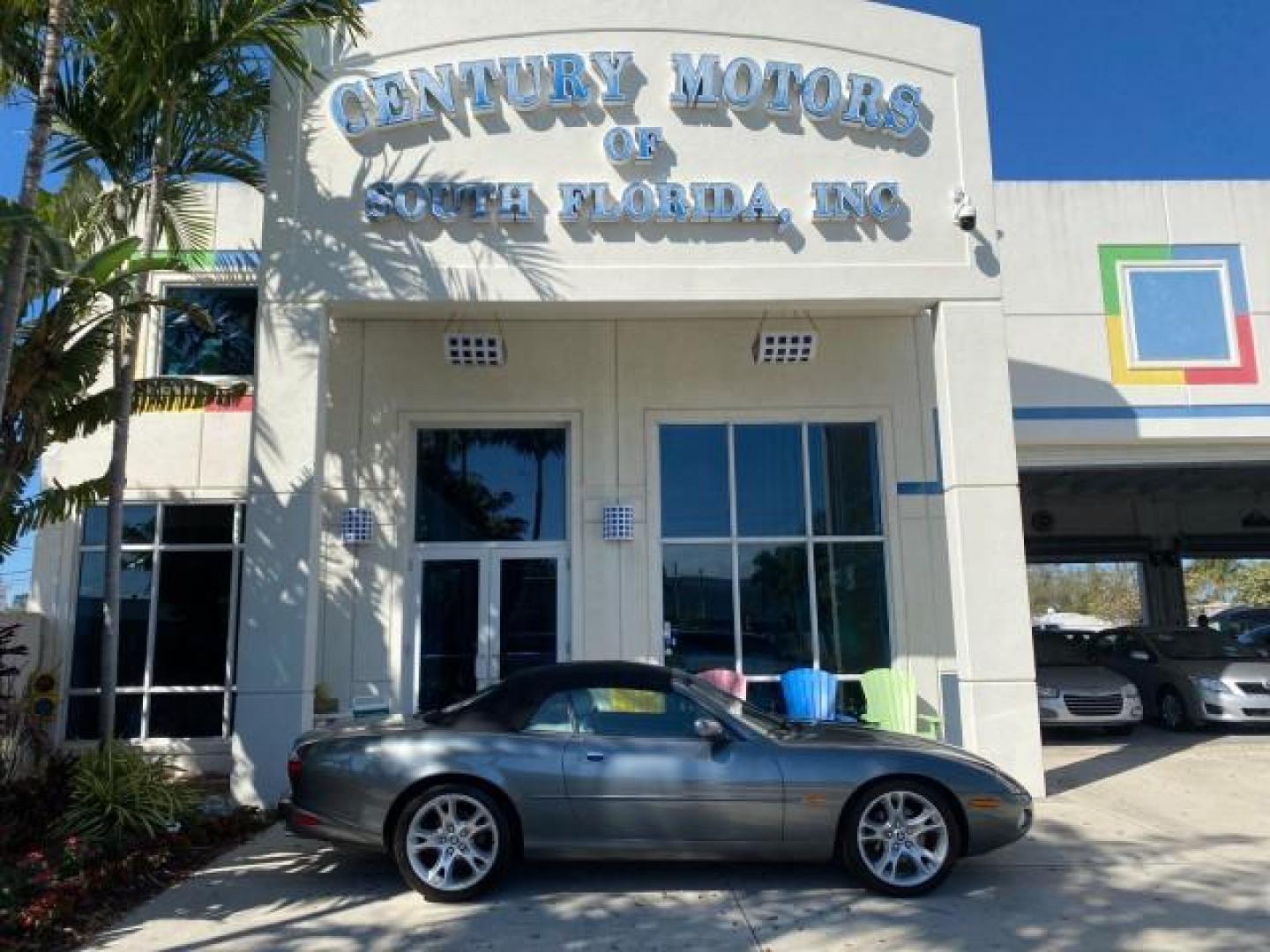 2003 Quartz /Dove Jaguar XK8 1 OWNER LOW MILES 37,004 (SAJDA42C132) with an 4.2L DOHC EFI 32-Valve Aluminum Alloy V8 Engine engine, Automatic transmission, located at 4701 North Dixie Hwy, Pompano Beach, FL, 33064, (954) 422-2889, 26.240938, -80.123474 - OUR WEBPAGE FLORIDACARS1.COM HAS OVER 100 PHOTOS AND FREE CARFAX LINK 2003 JAGUAR XK-SERIES XK8 $ 79,405 NEW ! VIN: SAJDA42C132A31624 S A J D A 4 2 C 1 3 2 A 3 1 6 2 4 CONVERTIBLE BOOT INCLUDED 4.2L V8 F DOHC GASOLINE REAR WHEEL DRIVE Top Features Alloy Wheels Leather Seats Alpine Sound System Navig - Photo#0