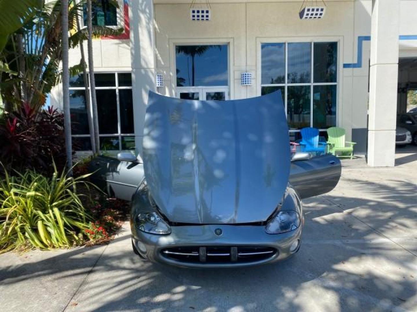 2003 Quartz /Dove Jaguar XK8 1 OWNER LOW MILES 37,004 (SAJDA42C132) with an 4.2L DOHC EFI 32-Valve Aluminum Alloy V8 Engine engine, Automatic transmission, located at 4701 North Dixie Hwy, Pompano Beach, FL, 33064, (954) 422-2889, 26.240938, -80.123474 - OUR WEBPAGE FLORIDACARS1.COM HAS OVER 100 PHOTOS AND FREE CARFAX LINK 2003 JAGUAR XK-SERIES XK8 $ 79,405 NEW ! VIN: SAJDA42C132A31624 S A J D A 4 2 C 1 3 2 A 3 1 6 2 4 CONVERTIBLE BOOT INCLUDED 4.2L V8 F DOHC GASOLINE REAR WHEEL DRIVE Top Features Alloy Wheels Leather Seats Alpine Sound System Navig - Photo#14