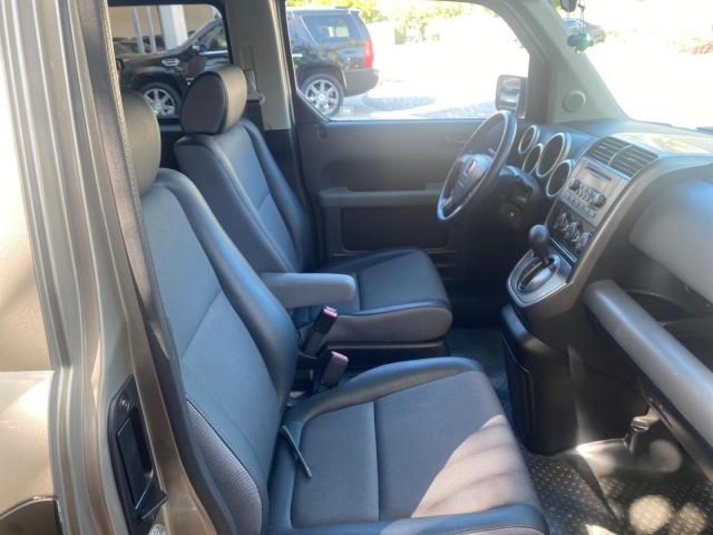 2003 Shoreline Mist Metallic /Gray/Green Honda Element EX 1 owner fl low miles 48,062 (5J6YH18653L) with an 2.4L DOHC MPFI i-VTEC 16-Valve I4 Engine engine, Automatic transmission, located at 4701 North Dixie Hwy, Pompano Beach, FL, 33064, (954) 422-2889, 26.240938, -80.123474 - OUR WEBPAGE FLORIDACARS1.COM HAS OVER 100 PHOTOS AND FREE CARFAX LINK 2003 HONDA ELEMENT EX NO RECALLS VIN: 5J6YH18653L020719 5 J 6 Y H 1 8 6 5 3 L 0 2 0 7 1 9 4 DOOR WAGON/SPORT UTILITY 2.4L I4 F DOHC 16V GASOLINE FRONT WHEEL DRIVE Basic Features ABS Brakes Automatic Transmission Power Locks Rear D - Photo#12