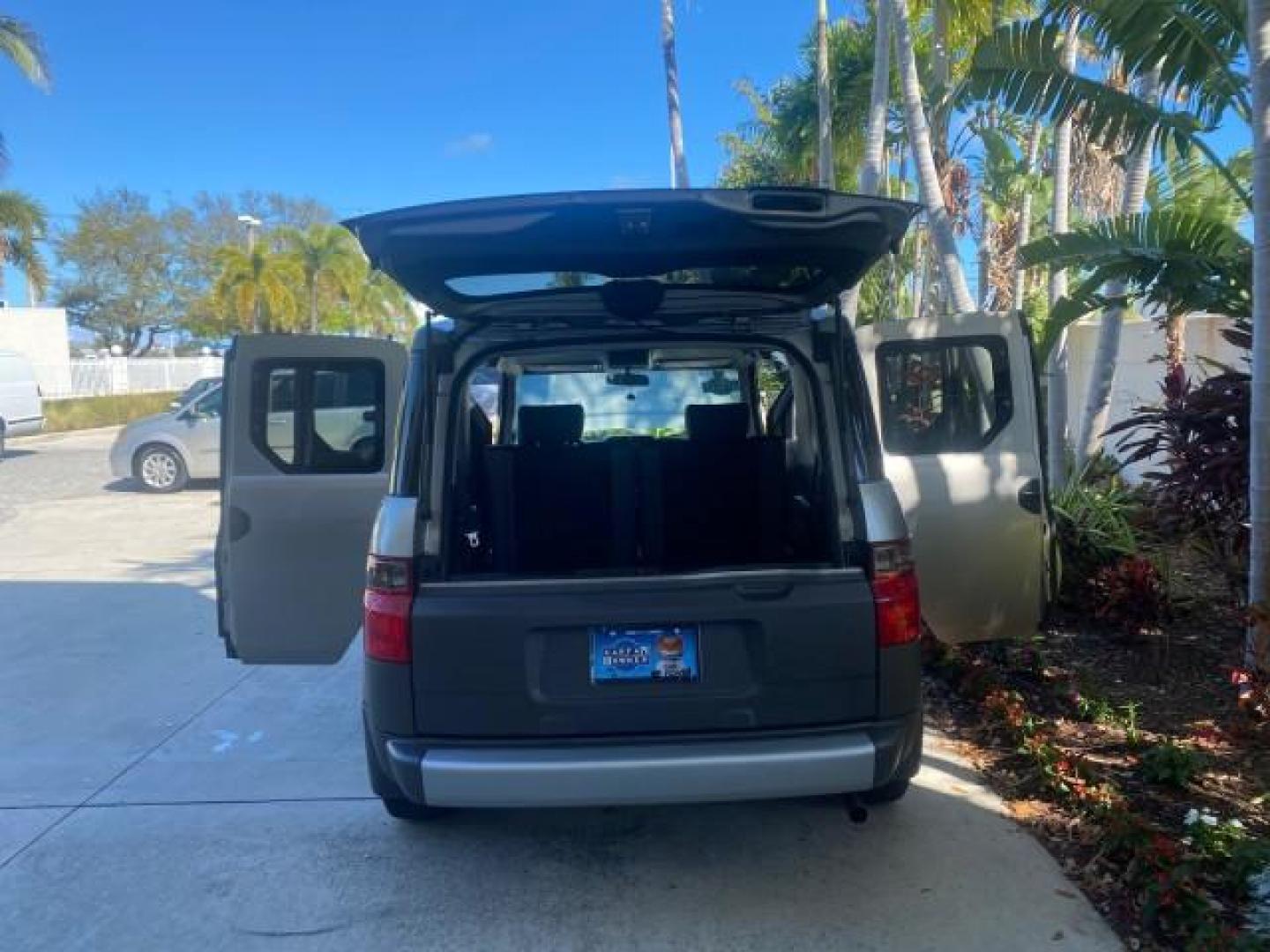 2003 Shoreline Mist Metallic /Gray/Green Honda Element EX 1 owner fl low miles 48,062 (5J6YH18653L) with an 2.4L DOHC MPFI i-VTEC 16-Valve I4 Engine engine, Automatic transmission, located at 4701 North Dixie Hwy, Pompano Beach, FL, 33064, (954) 422-2889, 26.240938, -80.123474 - OUR WEBPAGE FLORIDACARS1.COM HAS OVER 100 PHOTOS AND FREE CARFAX LINK 2003 HONDA ELEMENT EX NO RECALLS VIN: 5J6YH18653L020719 5 J 6 Y H 1 8 6 5 3 L 0 2 0 7 1 9 4 DOOR WAGON/SPORT UTILITY 2.4L I4 F DOHC 16V GASOLINE FRONT WHEEL DRIVE Basic Features ABS Brakes Automatic Transmission Power Locks Rear D - Photo#15