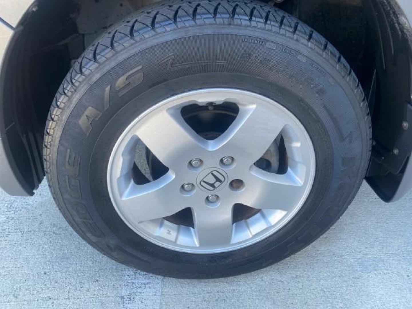 2003 Shoreline Mist Metallic /Gray/Green Honda Element EX 1 owner fl low miles 48,062 (5J6YH18653L) with an 2.4L DOHC MPFI i-VTEC 16-Valve I4 Engine engine, Automatic transmission, located at 4701 North Dixie Hwy, Pompano Beach, FL, 33064, (954) 422-2889, 26.240938, -80.123474 - OUR WEBPAGE FLORIDACARS1.COM HAS OVER 100 PHOTOS AND FREE CARFAX LINK 2003 HONDA ELEMENT EX NO RECALLS VIN: 5J6YH18653L020719 5 J 6 Y H 1 8 6 5 3 L 0 2 0 7 1 9 4 DOOR WAGON/SPORT UTILITY 2.4L I4 F DOHC 16V GASOLINE FRONT WHEEL DRIVE Basic Features ABS Brakes Automatic Transmission Power Locks Rear D - Photo#19