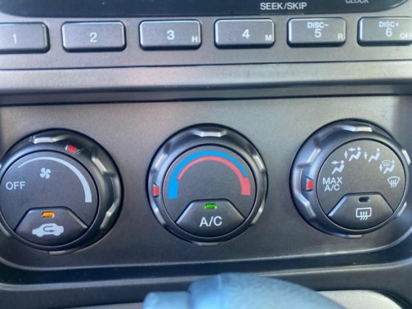 2003 Shoreline Mist Metallic /Gray/Green Honda Element EX 1 owner fl low miles 48,062 (5J6YH18653L) with an 2.4L DOHC MPFI i-VTEC 16-Valve I4 Engine engine, Automatic transmission, located at 4701 North Dixie Hwy, Pompano Beach, FL, 33064, (954) 422-2889, 26.240938, -80.123474 - OUR WEBPAGE FLORIDACARS1.COM HAS OVER 100 PHOTOS AND FREE CARFAX LINK 2003 HONDA ELEMENT EX NO RECALLS VIN: 5J6YH18653L020719 5 J 6 Y H 1 8 6 5 3 L 0 2 0 7 1 9 4 DOOR WAGON/SPORT UTILITY 2.4L I4 F DOHC 16V GASOLINE FRONT WHEEL DRIVE Basic Features ABS Brakes Automatic Transmission Power Locks Rear D - Photo#45