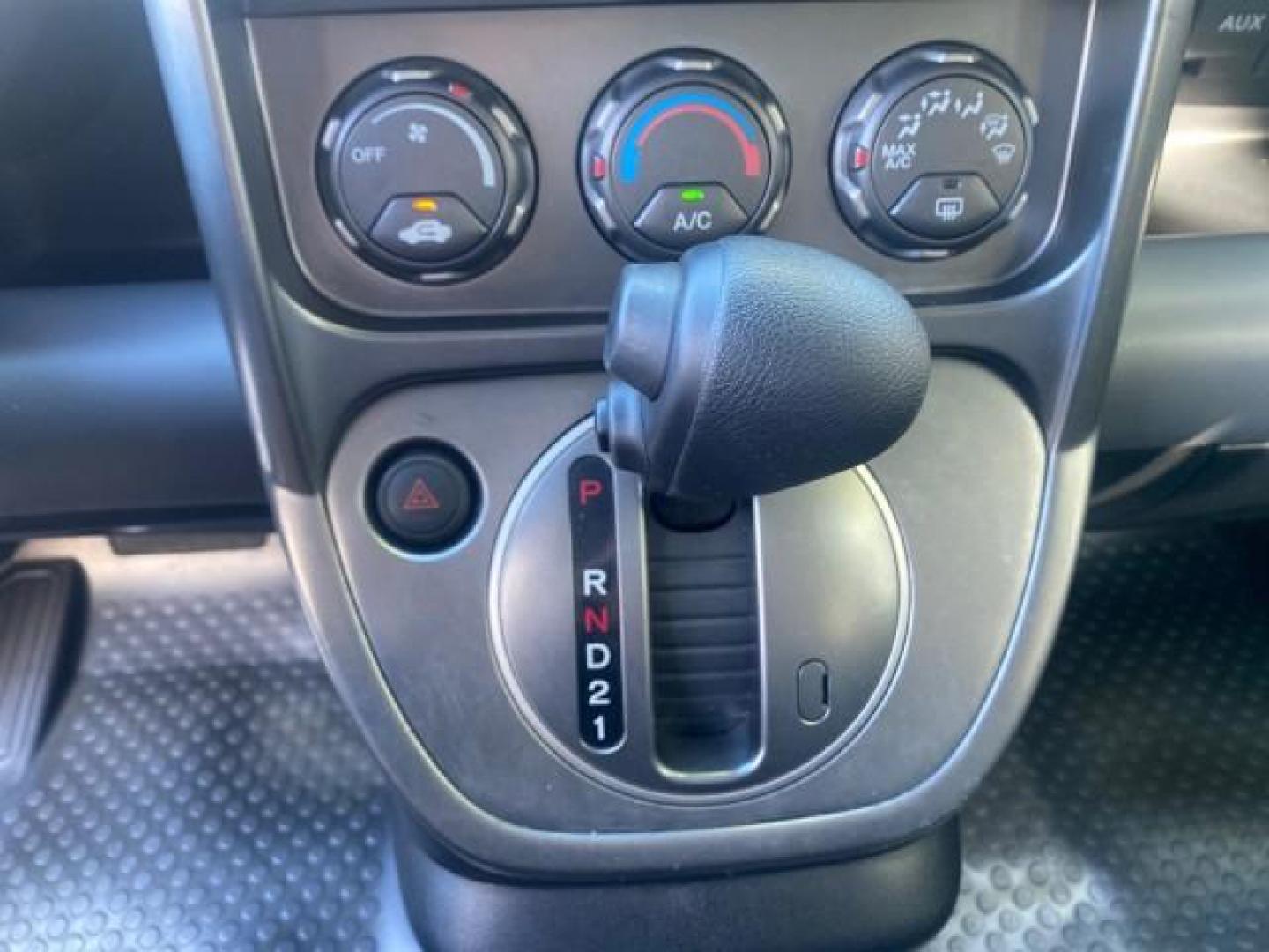 2003 Shoreline Mist Metallic /Gray/Green Honda Element EX 1 owner fl low miles 48,062 (5J6YH18653L) with an 2.4L DOHC MPFI i-VTEC 16-Valve I4 Engine engine, Automatic transmission, located at 4701 North Dixie Hwy, Pompano Beach, FL, 33064, (954) 422-2889, 26.240938, -80.123474 - OUR WEBPAGE FLORIDACARS1.COM HAS OVER 100 PHOTOS AND FREE CARFAX LINK 2003 HONDA ELEMENT EX NO RECALLS VIN: 5J6YH18653L020719 5 J 6 Y H 1 8 6 5 3 L 0 2 0 7 1 9 4 DOOR WAGON/SPORT UTILITY 2.4L I4 F DOHC 16V GASOLINE FRONT WHEEL DRIVE Basic Features ABS Brakes Automatic Transmission Power Locks Rear D - Photo#46