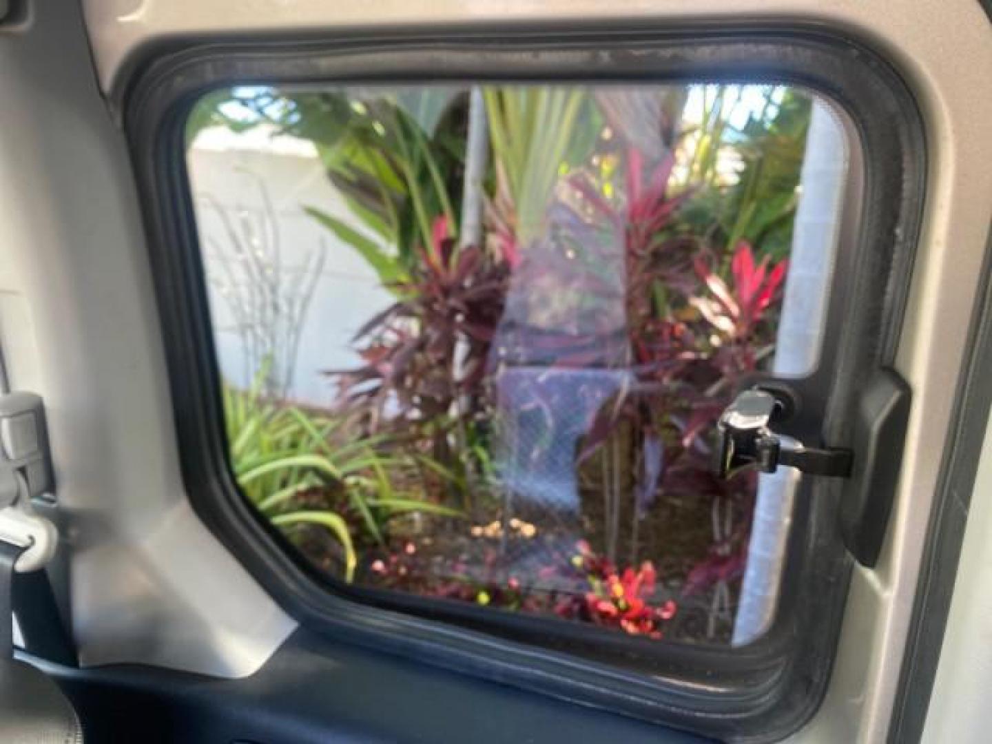 2003 Shoreline Mist Metallic /Gray/Green Honda Element EX 1 owner fl low miles 48,062 (5J6YH18653L) with an 2.4L DOHC MPFI i-VTEC 16-Valve I4 Engine engine, Automatic transmission, located at 4701 North Dixie Hwy, Pompano Beach, FL, 33064, (954) 422-2889, 26.240938, -80.123474 - OUR WEBPAGE FLORIDACARS1.COM HAS OVER 100 PHOTOS AND FREE CARFAX LINK 2003 HONDA ELEMENT EX NO RECALLS VIN: 5J6YH18653L020719 5 J 6 Y H 1 8 6 5 3 L 0 2 0 7 1 9 4 DOOR WAGON/SPORT UTILITY 2.4L I4 F DOHC 16V GASOLINE FRONT WHEEL DRIVE Basic Features ABS Brakes Automatic Transmission Power Locks Rear D - Photo#60