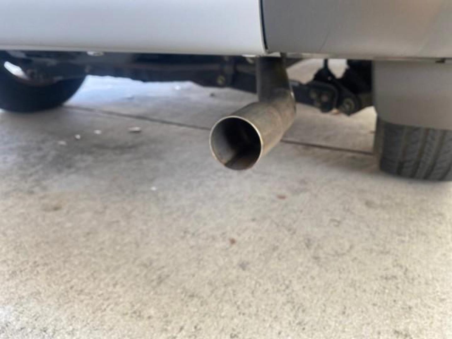2003 Shoreline Mist Metallic /Gray/Green Honda Element EX 1 owner fl low miles 48,062 (5J6YH18653L) with an 2.4L DOHC MPFI i-VTEC 16-Valve I4 Engine engine, Automatic transmission, located at 4701 North Dixie Hwy, Pompano Beach, FL, 33064, (954) 422-2889, 26.240938, -80.123474 - OUR WEBPAGE FLORIDACARS1.COM HAS OVER 100 PHOTOS AND FREE CARFAX LINK 2003 HONDA ELEMENT EX NO RECALLS VIN: 5J6YH18653L020719 5 J 6 Y H 1 8 6 5 3 L 0 2 0 7 1 9 4 DOOR WAGON/SPORT UTILITY 2.4L I4 F DOHC 16V GASOLINE FRONT WHEEL DRIVE Basic Features ABS Brakes Automatic Transmission Power Locks Rear D - Photo#76