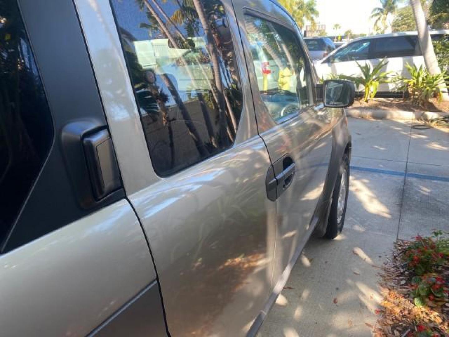 2003 Shoreline Mist Metallic /Gray/Green Honda Element EX 1 owner fl low miles 48,062 (5J6YH18653L) with an 2.4L DOHC MPFI i-VTEC 16-Valve I4 Engine engine, Automatic transmission, located at 4701 North Dixie Hwy, Pompano Beach, FL, 33064, (954) 422-2889, 26.240938, -80.123474 - OUR WEBPAGE FLORIDACARS1.COM HAS OVER 100 PHOTOS AND FREE CARFAX LINK 2003 HONDA ELEMENT EX NO RECALLS VIN: 5J6YH18653L020719 5 J 6 Y H 1 8 6 5 3 L 0 2 0 7 1 9 4 DOOR WAGON/SPORT UTILITY 2.4L I4 F DOHC 16V GASOLINE FRONT WHEEL DRIVE Basic Features ABS Brakes Automatic Transmission Power Locks Rear D - Photo#80