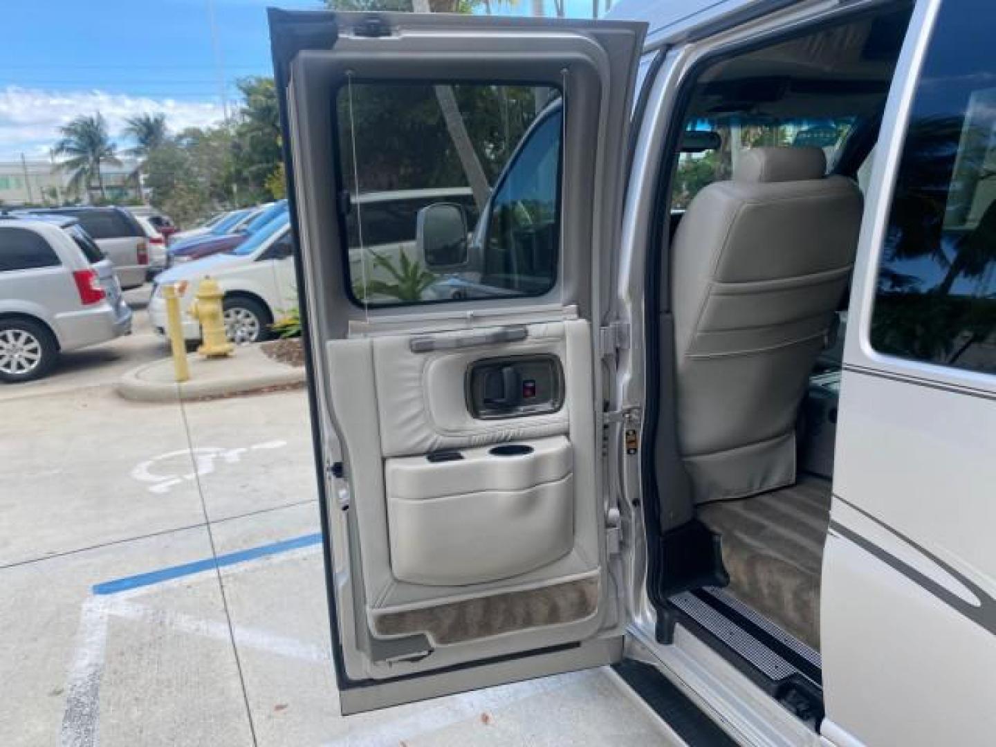 2007 Sand Beige Metallic /Neutral GMC Savana HI TOP EXPLORER CONV VAN LOW MI 32,428 (1GDFG15T371) with an 5.3L Vortec 1000 V8 SFI Engine engine, Automatic transmission, located at 4701 North Dixie Hwy, Pompano Beach, FL, 33064, (954) 422-2889, 26.240938, -80.123474 - OUR WEBPAGE FLORIDACARS1.COM HAS OVER 100 PHOTOS AND FREE CARFAX LINK 2007 GMC SAVANA RV G1500 HI TOP EXPLORER SE LIMITED HI TOP CONVERSION VAN TOP OF THE LINE ! VIN: 1GDFG15T371206427 1 G D F G 1 5 T 3 7 1 2 0 6 4 2 7 VAN DUAL DOORS SUNROOF SO MANY OPTIONS ! 5.3L V8 F NO RECALLS GASOLINE REAR WHEEL - Photo#13