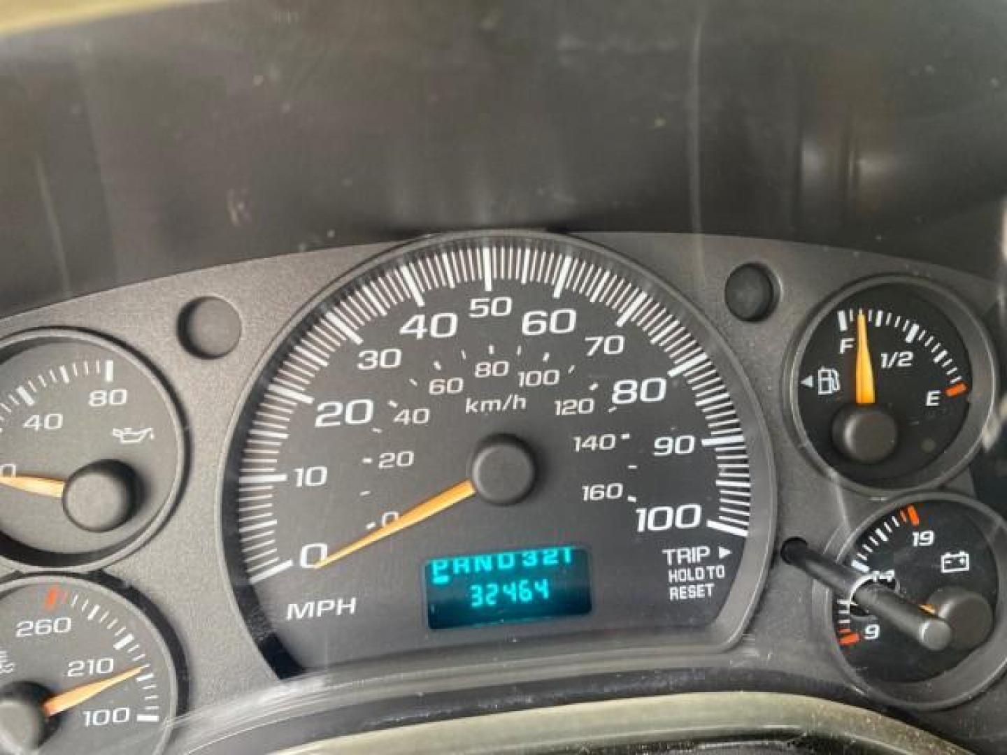 2007 Sand Beige Metallic /Neutral GMC Savana HI TOP EXPLORER CONV VAN LOW MI 32,428 (1GDFG15T371) with an 5.3L Vortec 1000 V8 SFI Engine engine, Automatic transmission, located at 4701 North Dixie Hwy, Pompano Beach, FL, 33064, (954) 422-2889, 26.240938, -80.123474 - OUR WEBPAGE FLORIDACARS1.COM HAS OVER 100 PHOTOS AND FREE CARFAX LINK 2007 GMC SAVANA RV G1500 HI TOP EXPLORER SE LIMITED HI TOP CONVERSION VAN TOP OF THE LINE ! VIN: 1GDFG15T371206427 1 G D F G 1 5 T 3 7 1 2 0 6 4 2 7 VAN DUAL DOORS SUNROOF SO MANY OPTIONS ! 5.3L V8 F NO RECALLS GASOLINE REAR WHEEL - Photo#18