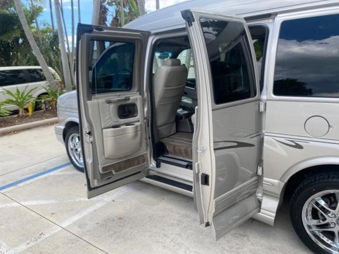 2007 Sand Beige Metallic /Neutral GMC Savana HI TOP EXPLORER CONV VAN LOW MI 32,428 (1GDFG15T371) with an 5.3L Vortec 1000 V8 SFI Engine engine, Automatic transmission, located at 4701 North Dixie Hwy, Pompano Beach, FL, 33064, (954) 422-2889, 26.240938, -80.123474 - OUR WEBPAGE FLORIDACARS1.COM HAS OVER 100 PHOTOS AND FREE CARFAX LINK 2007 GMC SAVANA RV G1500 HI TOP EXPLORER SE LIMITED HI TOP CONVERSION VAN TOP OF THE LINE ! VIN: 1GDFG15T371206427 1 G D F G 1 5 T 3 7 1 2 0 6 4 2 7 VAN DUAL DOORS SUNROOF SO MANY OPTIONS ! 5.3L V8 F NO RECALLS GASOLINE REAR WHEEL - Photo#41
