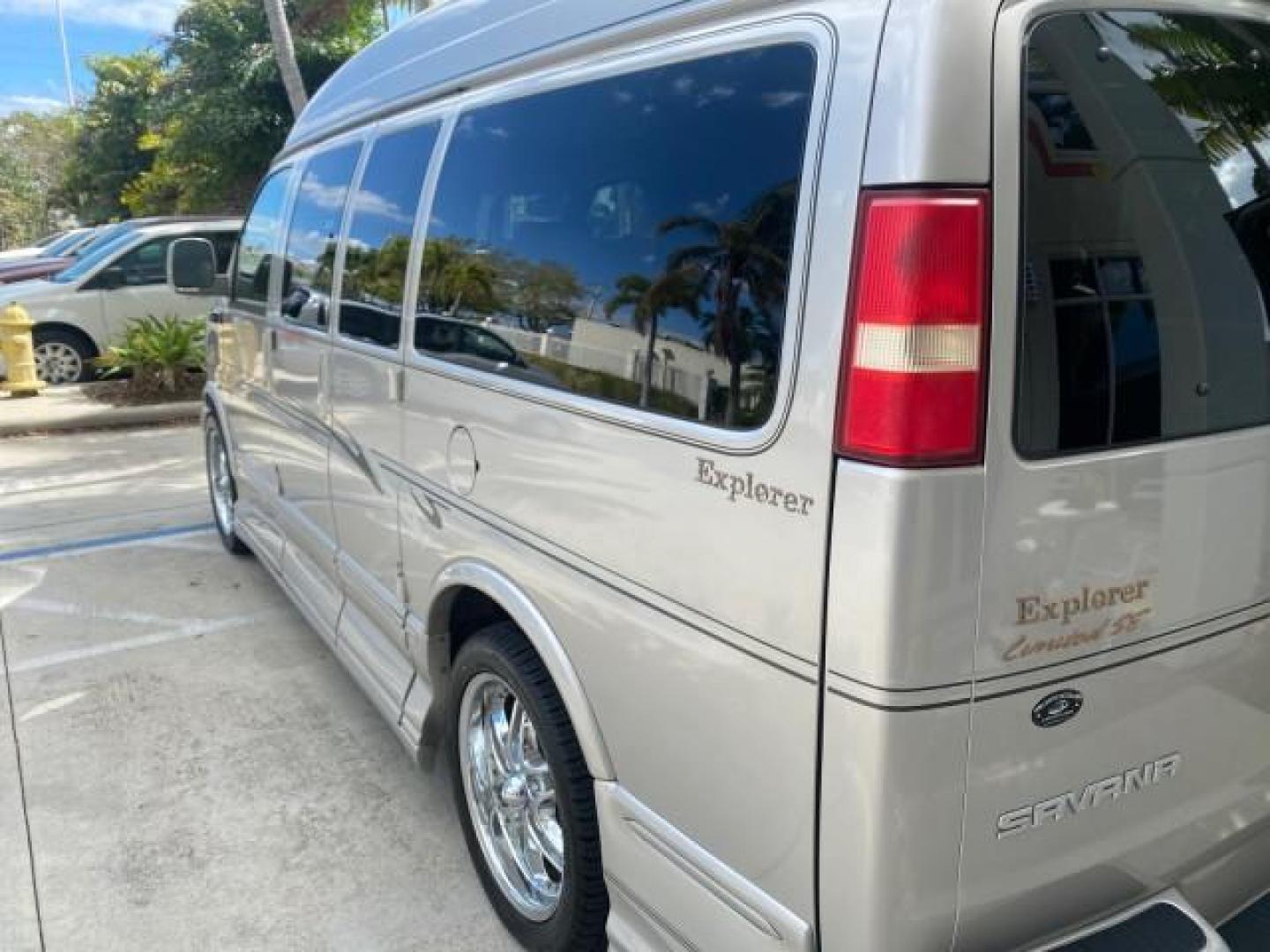2007 Sand Beige Metallic /Neutral GMC Savana HI TOP EXPLORER CONV VAN LOW MI 32,428 (1GDFG15T371) with an 5.3L Vortec 1000 V8 SFI Engine engine, Automatic transmission, located at 4701 North Dixie Hwy, Pompano Beach, FL, 33064, (954) 422-2889, 26.240938, -80.123474 - OUR WEBPAGE FLORIDACARS1.COM HAS OVER 100 PHOTOS AND FREE CARFAX LINK 2007 GMC SAVANA RV G1500 HI TOP EXPLORER SE LIMITED HI TOP CONVERSION VAN TOP OF THE LINE ! VIN: 1GDFG15T371206427 1 G D F G 1 5 T 3 7 1 2 0 6 4 2 7 VAN DUAL DOORS SUNROOF SO MANY OPTIONS ! 5.3L V8 F NO RECALLS GASOLINE REAR WHEEL - Photo#76