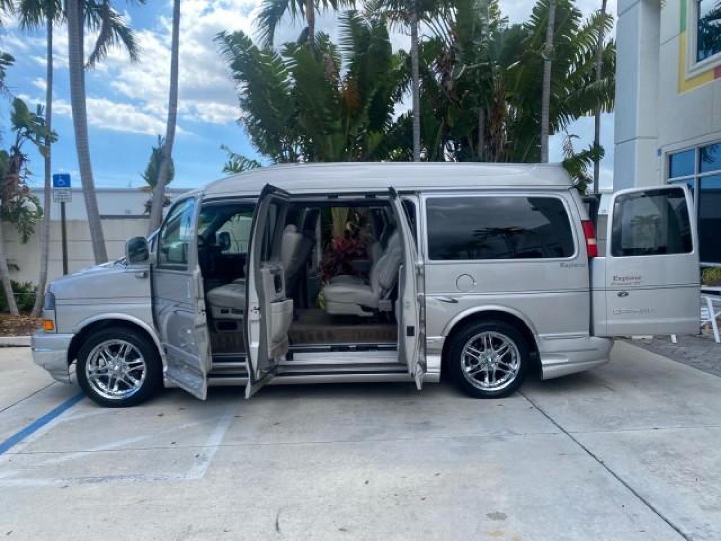 2007 Sand Beige Metallic /Neutral GMC Savana HI TOP EXPLORER CONV VAN LOW MI 32,428 (1GDFG15T371) with an 5.3L Vortec 1000 V8 SFI Engine engine, Automatic transmission, located at 4701 North Dixie Hwy, Pompano Beach, FL, 33064, (954) 422-2889, 26.240938, -80.123474 - OUR WEBPAGE FLORIDACARS1.COM HAS OVER 100 PHOTOS AND FREE CARFAX LINK 2007 GMC SAVANA RV G1500 HI TOP EXPLORER SE LIMITED HI TOP CONVERSION VAN TOP OF THE LINE ! VIN: 1GDFG15T371206427 1 G D F G 1 5 T 3 7 1 2 0 6 4 2 7 VAN DUAL DOORS SUNROOF SO MANY OPTIONS ! 5.3L V8 F NO RECALLS GASOLINE REAR WHEEL - Photo#8