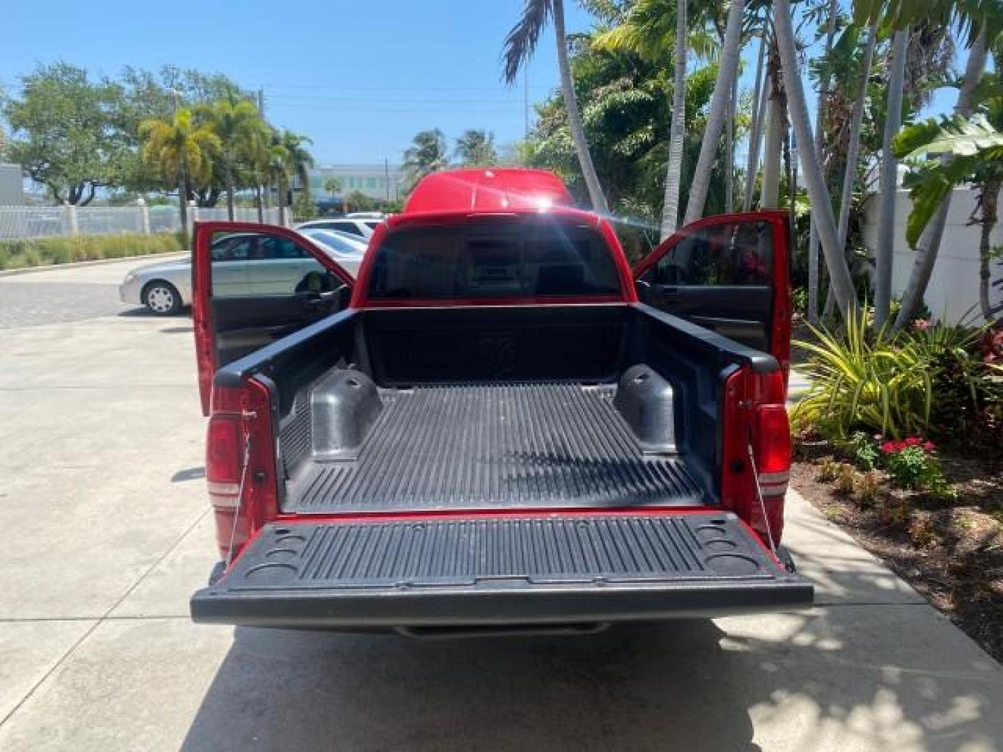 2003 Flame Red /Dark Slate Gray Dodge Dakota SXT FL OWNER LOW MILES 43,924 5 SPD (1D7FL16X43S) with an 3.9L V6 Cylinder Engine engine, Manual transmission, located at 4701 North Dixie Hwy, Pompano Beach, FL, 33064, (954) 422-2889, 26.240938, -80.123474 - OUR WEBPAGE FLORIDACARS1.COM HAS OVER 100 PHOTOS AND FREE CARFAX LINK 2003 DODGE DAKOTA VIN: 1D7FL16X43S306371 1 D 7 F L 1 6 X 4 3 S 3 0 6 3 7 1 PICKUP 75 INCH BED 3.9L V6 F OHV GASOLINE REAR WHEEL DRIVE Top Features Alloy Wheels Cloth Seats [-RETX] SXT QUICK-ORDER PKG SAVINGS *DISCOUNT* ($-1420.00) - Photo#15