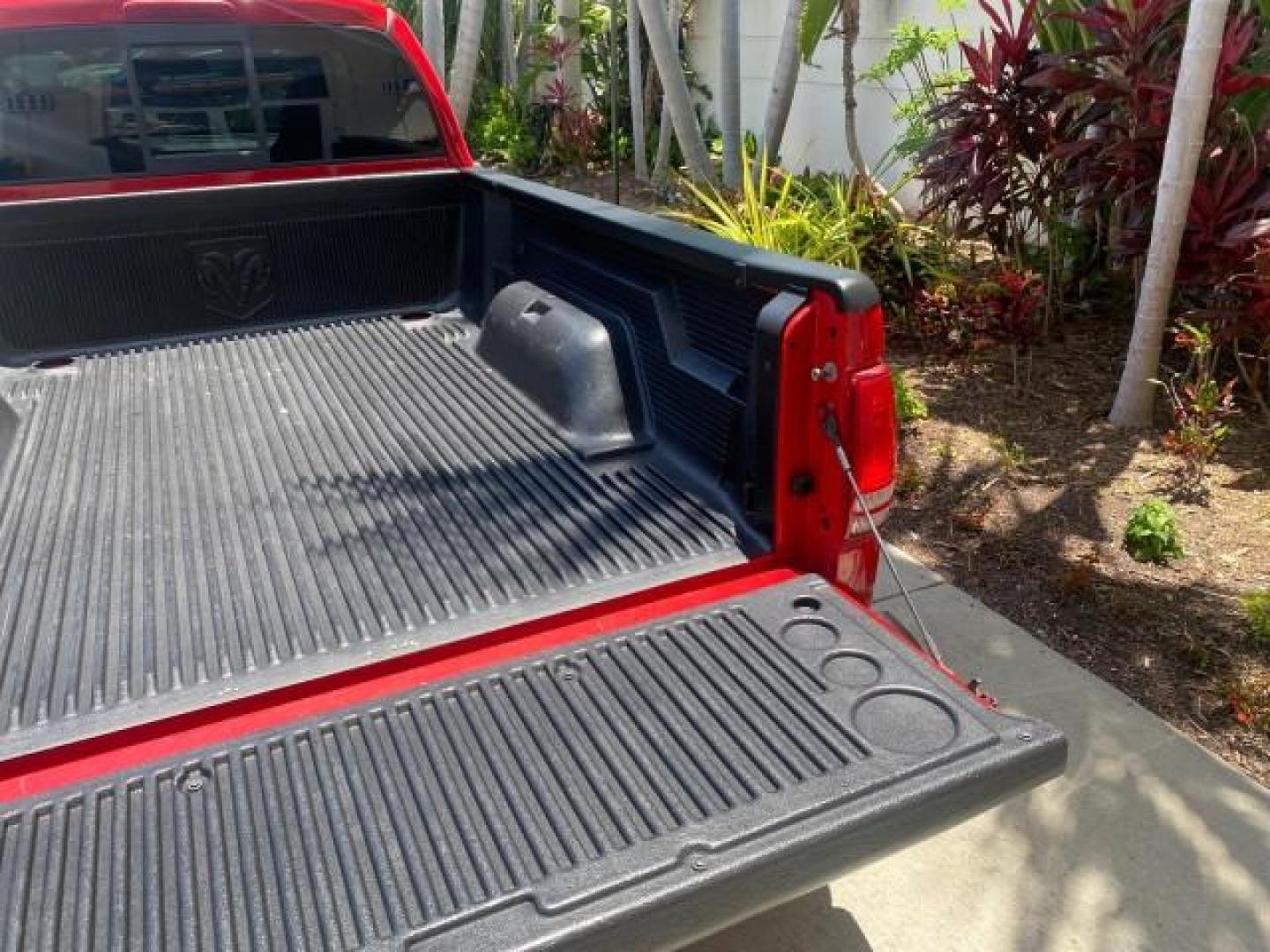 2003 Flame Red /Dark Slate Gray Dodge Dakota SXT FL OWNER LOW MILES 43,924 5 SPD (1D7FL16X43S) with an 3.9L V6 Cylinder Engine engine, Manual transmission, located at 4701 North Dixie Hwy, Pompano Beach, FL, 33064, (954) 422-2889, 26.240938, -80.123474 - OUR WEBPAGE FLORIDACARS1.COM HAS OVER 100 PHOTOS AND FREE CARFAX LINK 2003 DODGE DAKOTA VIN: 1D7FL16X43S306371 1 D 7 F L 1 6 X 4 3 S 3 0 6 3 7 1 PICKUP 75 INCH BED 3.9L V6 F OHV GASOLINE REAR WHEEL DRIVE Top Features Alloy Wheels Cloth Seats [-RETX] SXT QUICK-ORDER PKG SAVINGS *DISCOUNT* ($-1420.00) - Photo#67