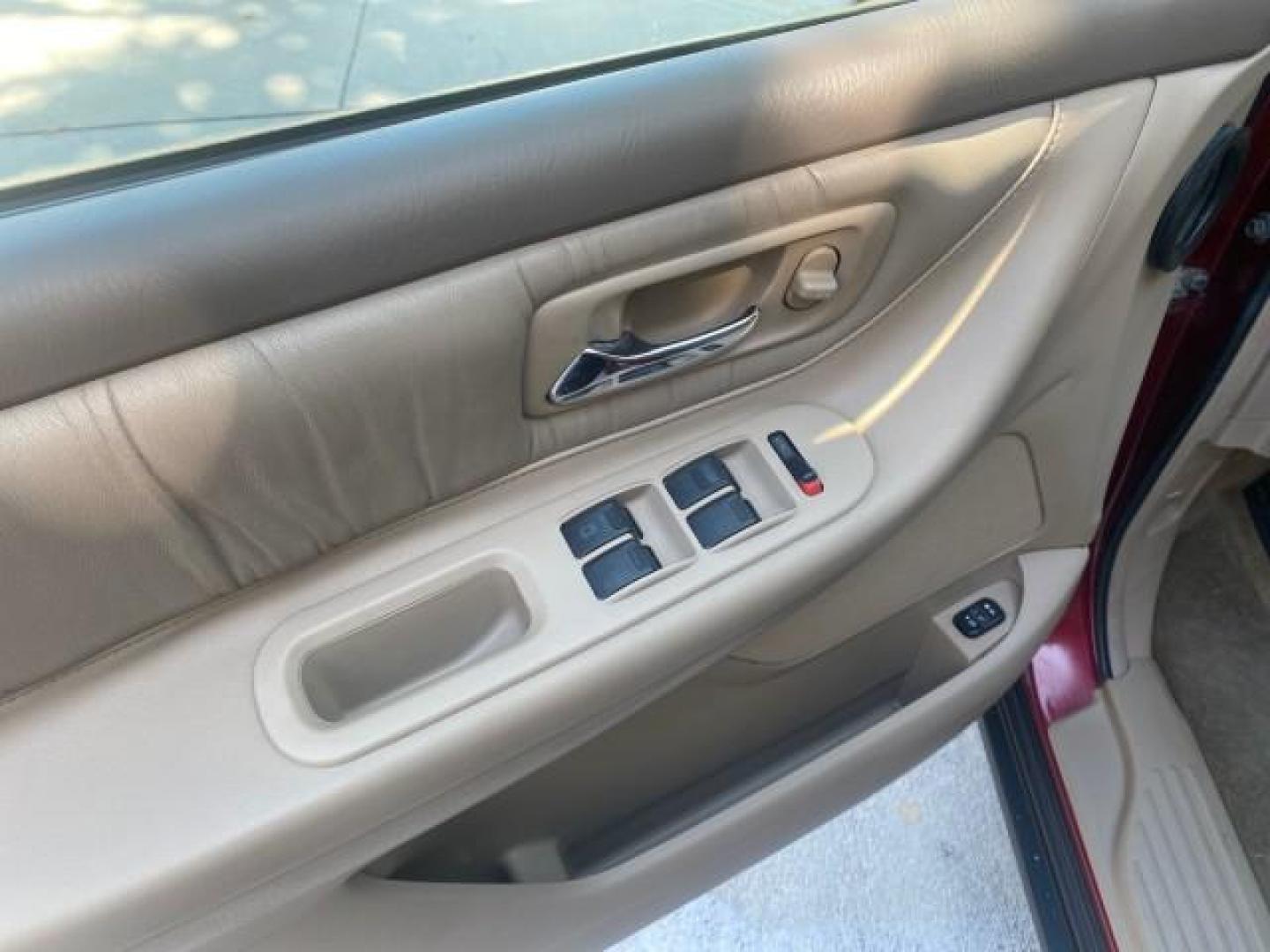 2004 Redrock Pearl /Ivory Honda Odyssey EX-L 1 OWNER FL LOW MILES 59,680 (5FNRL18994B) with an 3.5L SOHC MPFI 24-Valve VTEC V6 Engine engine, Automatic transmission, located at 4701 North Dixie Hwy, Pompano Beach, FL, 33064, (954) 422-2889, 26.240938, -80.123474 - OUR WEBPAGE FLORIDACARS1.COM HAS OVER 100 PHOTOS AND FREE CARFAX LINK 2004 HONDA ODYSSEY EX-L NO RECALLS VIN: 5FNRL18994B039314 5 F N R L 1 8 9 9 4 B 0 3 9 3 1 4 VAN 3.5L V6 F SOHC GASOLINE FRONT WHEEL DRIVE Alloy Wheels Quad Seats Fold-Away Third Row Rear Air Conditioning Leather Seats Third Row Se - Photo#27