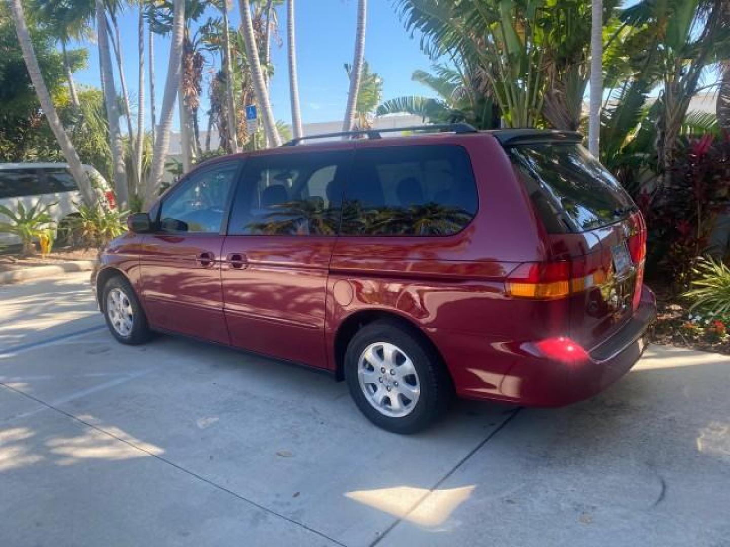2004 Redrock Pearl /Ivory Honda Odyssey EX-L 1 OWNER FL LOW MILES 59,680 (5FNRL18994B) with an 3.5L SOHC MPFI 24-Valve VTEC V6 Engine engine, Automatic transmission, located at 4701 North Dixie Hwy, Pompano Beach, FL, 33064, (954) 422-2889, 26.240938, -80.123474 - OUR WEBPAGE FLORIDACARS1.COM HAS OVER 100 PHOTOS AND FREE CARFAX LINK 2004 HONDA ODYSSEY EX-L NO RECALLS VIN: 5FNRL18994B039314 5 F N R L 1 8 9 9 4 B 0 3 9 3 1 4 VAN 3.5L V6 F SOHC GASOLINE FRONT WHEEL DRIVE Alloy Wheels Quad Seats Fold-Away Third Row Rear Air Conditioning Leather Seats Third Row Se - Photo#5