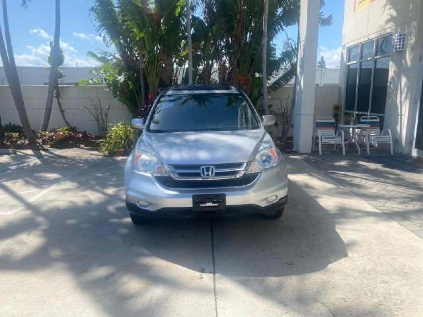 2011 Alabaster Silver Metallic /Gray Honda CR-V EX-L LOW MILES 27,869 (5J6RE3H79BL) with an 2.4L DOHC MPFI 16-Valve i-VTEC I4 Engine engine, Automatic transmission, located at 4701 North Dixie Hwy, Pompano Beach, FL, 33064, (954) 422-2889, 26.240938, -80.123474 - OUR WEBPAGE FLORIDACARS1.COM HAS OVER 100 PHOTOS AND FREE CARFAX LINK 2011 HONDA CR-V EX-L VIN: 5J6RE3H79BL009139 5 J 6 R E 3 H 7 9 B L 0 0 9 1 3 9 4 DOOR WAGON/SPORT UTILITY 2.4L I4 F DOHC 16V GASOLINE 28 MPG FRONT WHEEL DRIVE Top Features Alloy Wheels Running Boards Front Seat Heaters Satellite Ra - Photo#2
