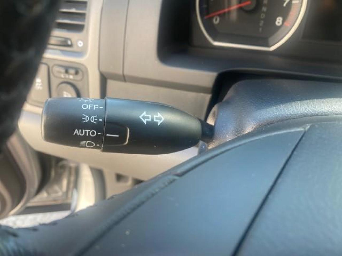 2011 Alabaster Silver Metallic /Gray Honda CR-V EX-L LOW MILES 27,869 (5J6RE3H79BL) with an 2.4L DOHC MPFI 16-Valve i-VTEC I4 Engine engine, Automatic transmission, located at 4701 North Dixie Hwy, Pompano Beach, FL, 33064, (954) 422-2889, 26.240938, -80.123474 - OUR WEBPAGE FLORIDACARS1.COM HAS OVER 100 PHOTOS AND FREE CARFAX LINK 2011 HONDA CR-V EX-L VIN: 5J6RE3H79BL009139 5 J 6 R E 3 H 7 9 B L 0 0 9 1 3 9 4 DOOR WAGON/SPORT UTILITY 2.4L I4 F DOHC 16V GASOLINE 28 MPG FRONT WHEEL DRIVE Top Features Alloy Wheels Running Boards Front Seat Heaters Satellite Ra - Photo#30