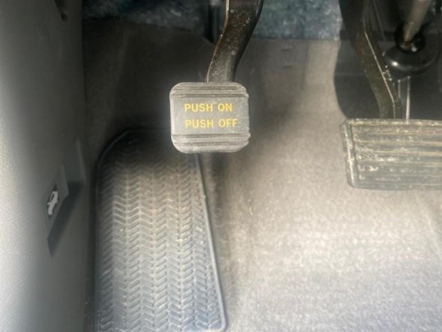 2011 Alabaster Silver Metallic /Gray Honda CR-V EX-L LOW MILES 27,869 (5J6RE3H79BL) with an 2.4L DOHC MPFI 16-Valve i-VTEC I4 Engine engine, Automatic transmission, located at 4701 North Dixie Hwy, Pompano Beach, FL, 33064, (954) 422-2889, 26.240938, -80.123474 - OUR WEBPAGE FLORIDACARS1.COM HAS OVER 100 PHOTOS AND FREE CARFAX LINK 2011 HONDA CR-V EX-L VIN: 5J6RE3H79BL009139 5 J 6 R E 3 H 7 9 B L 0 0 9 1 3 9 4 DOOR WAGON/SPORT UTILITY 2.4L I4 F DOHC 16V GASOLINE 28 MPG FRONT WHEEL DRIVE Top Features Alloy Wheels Running Boards Front Seat Heaters Satellite Ra - Photo#34