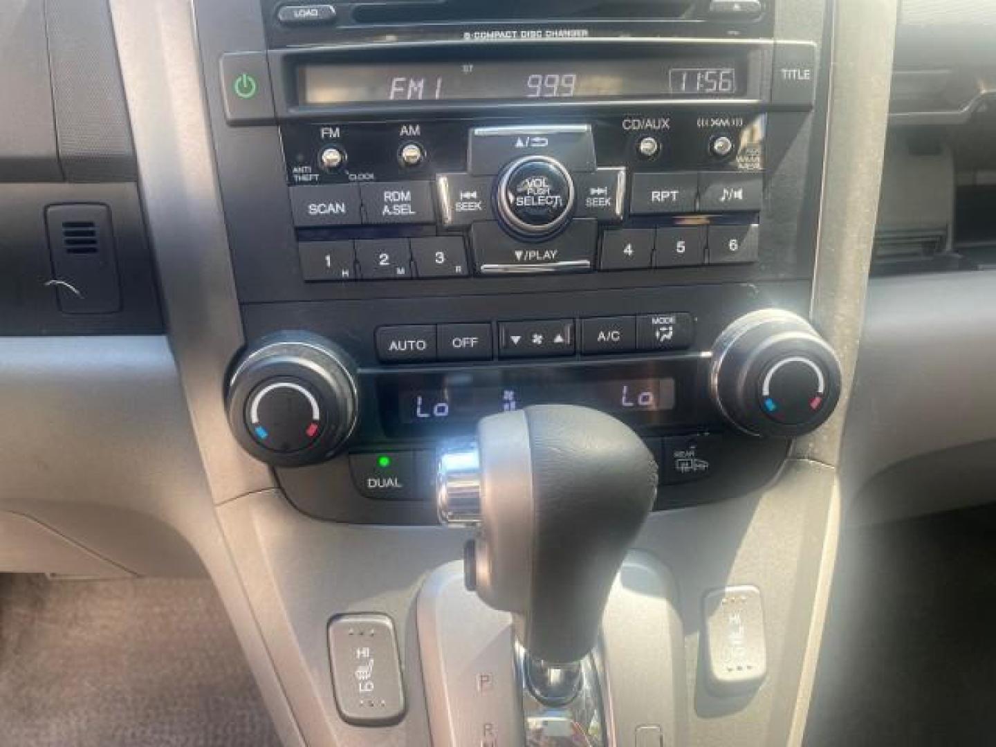 2011 Alabaster Silver Metallic /Gray Honda CR-V EX-L LOW MILES 27,869 (5J6RE3H79BL) with an 2.4L DOHC MPFI 16-Valve i-VTEC I4 Engine engine, Automatic transmission, located at 4701 North Dixie Hwy, Pompano Beach, FL, 33064, (954) 422-2889, 26.240938, -80.123474 - OUR WEBPAGE FLORIDACARS1.COM HAS OVER 100 PHOTOS AND FREE CARFAX LINK 2011 HONDA CR-V EX-L VIN: 5J6RE3H79BL009139 5 J 6 R E 3 H 7 9 B L 0 0 9 1 3 9 4 DOOR WAGON/SPORT UTILITY 2.4L I4 F DOHC 16V GASOLINE 28 MPG FRONT WHEEL DRIVE Top Features Alloy Wheels Running Boards Front Seat Heaters Satellite Ra - Photo#38