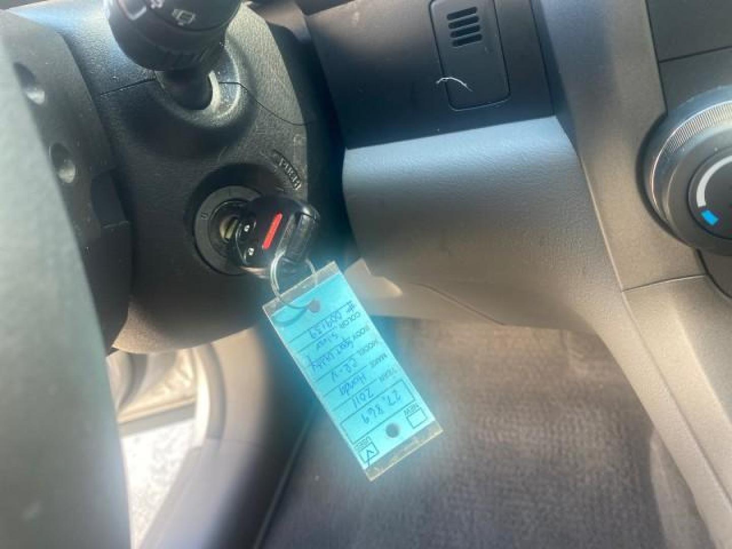 2011 Alabaster Silver Metallic /Gray Honda CR-V EX-L LOW MILES 27,869 (5J6RE3H79BL) with an 2.4L DOHC MPFI 16-Valve i-VTEC I4 Engine engine, Automatic transmission, located at 4701 North Dixie Hwy, Pompano Beach, FL, 33064, (954) 422-2889, 26.240938, -80.123474 - OUR WEBPAGE FLORIDACARS1.COM HAS OVER 100 PHOTOS AND FREE CARFAX LINK 2011 HONDA CR-V EX-L VIN: 5J6RE3H79BL009139 5 J 6 R E 3 H 7 9 B L 0 0 9 1 3 9 4 DOOR WAGON/SPORT UTILITY 2.4L I4 F DOHC 16V GASOLINE 28 MPG FRONT WHEEL DRIVE Top Features Alloy Wheels Running Boards Front Seat Heaters Satellite Ra - Photo#40
