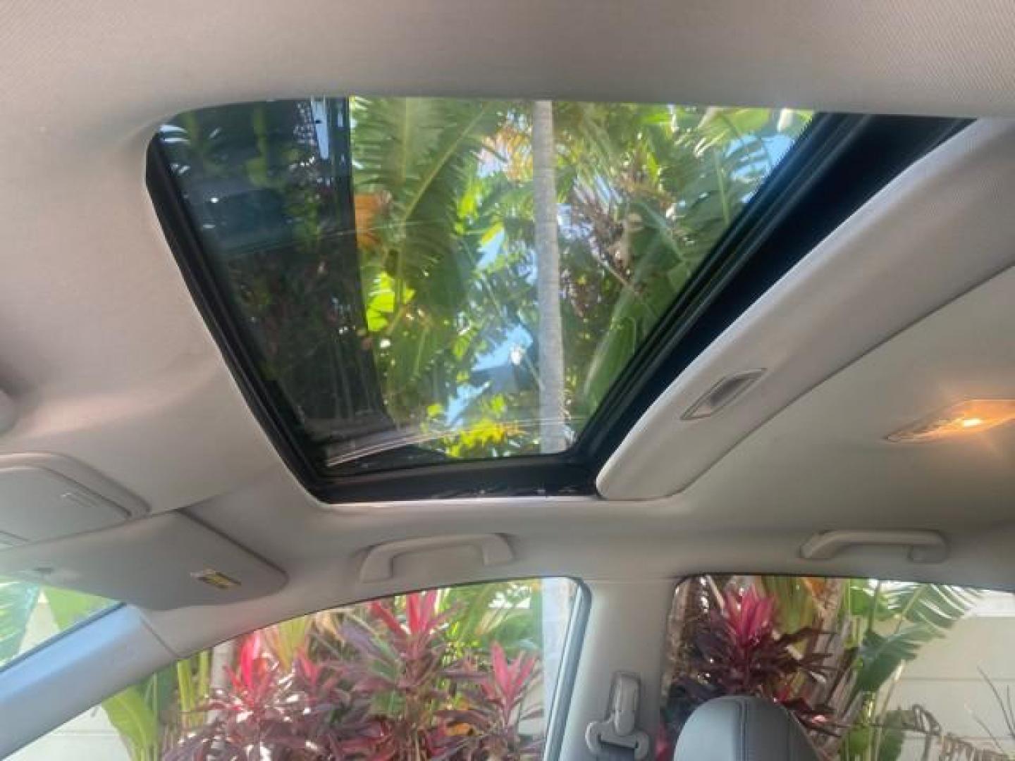 2011 Alabaster Silver Metallic /Gray Honda CR-V EX-L LOW MILES 27,869 (5J6RE3H79BL) with an 2.4L DOHC MPFI 16-Valve i-VTEC I4 Engine engine, Automatic transmission, located at 4701 North Dixie Hwy, Pompano Beach, FL, 33064, (954) 422-2889, 26.240938, -80.123474 - OUR WEBPAGE FLORIDACARS1.COM HAS OVER 100 PHOTOS AND FREE CARFAX LINK 2011 HONDA CR-V EX-L VIN: 5J6RE3H79BL009139 5 J 6 R E 3 H 7 9 B L 0 0 9 1 3 9 4 DOOR WAGON/SPORT UTILITY 2.4L I4 F DOHC 16V GASOLINE 28 MPG FRONT WHEEL DRIVE Top Features Alloy Wheels Running Boards Front Seat Heaters Satellite Ra - Photo#47