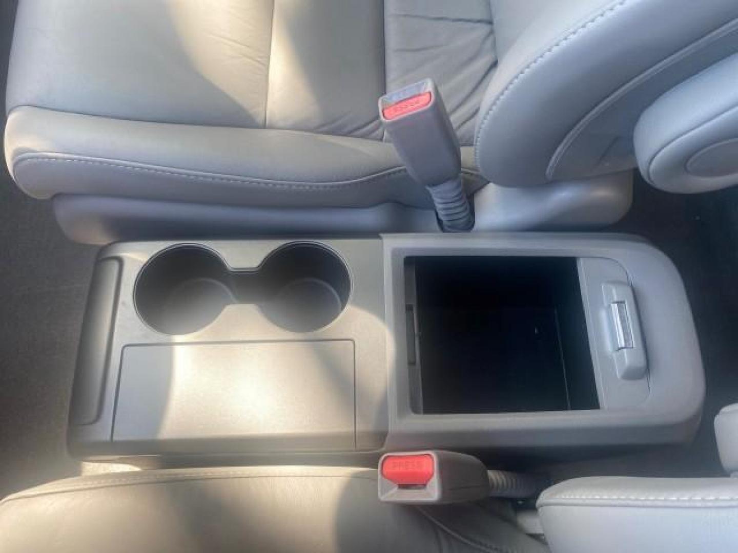 2011 Alabaster Silver Metallic /Gray Honda CR-V EX-L LOW MILES 27,869 (5J6RE3H79BL) with an 2.4L DOHC MPFI 16-Valve i-VTEC I4 Engine engine, Automatic transmission, located at 4701 North Dixie Hwy, Pompano Beach, FL, 33064, (954) 422-2889, 26.240938, -80.123474 - OUR WEBPAGE FLORIDACARS1.COM HAS OVER 100 PHOTOS AND FREE CARFAX LINK 2011 HONDA CR-V EX-L VIN: 5J6RE3H79BL009139 5 J 6 R E 3 H 7 9 B L 0 0 9 1 3 9 4 DOOR WAGON/SPORT UTILITY 2.4L I4 F DOHC 16V GASOLINE 28 MPG FRONT WHEEL DRIVE Top Features Alloy Wheels Running Boards Front Seat Heaters Satellite Ra - Photo#49
