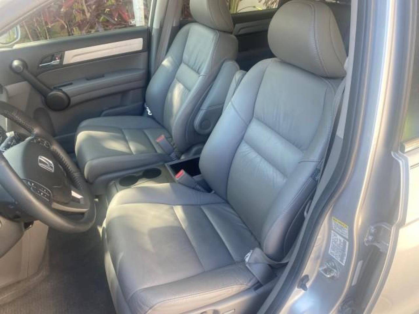 2011 Alabaster Silver Metallic /Gray Honda CR-V EX-L LOW MILES 27,869 (5J6RE3H79BL) with an 2.4L DOHC MPFI 16-Valve i-VTEC I4 Engine engine, Automatic transmission, located at 4701 North Dixie Hwy, Pompano Beach, FL, 33064, (954) 422-2889, 26.240938, -80.123474 - OUR WEBPAGE FLORIDACARS1.COM HAS OVER 100 PHOTOS AND FREE CARFAX LINK 2011 HONDA CR-V EX-L VIN: 5J6RE3H79BL009139 5 J 6 R E 3 H 7 9 B L 0 0 9 1 3 9 4 DOOR WAGON/SPORT UTILITY 2.4L I4 F DOHC 16V GASOLINE 28 MPG FRONT WHEEL DRIVE Top Features Alloy Wheels Running Boards Front Seat Heaters Satellite Ra - Photo#51