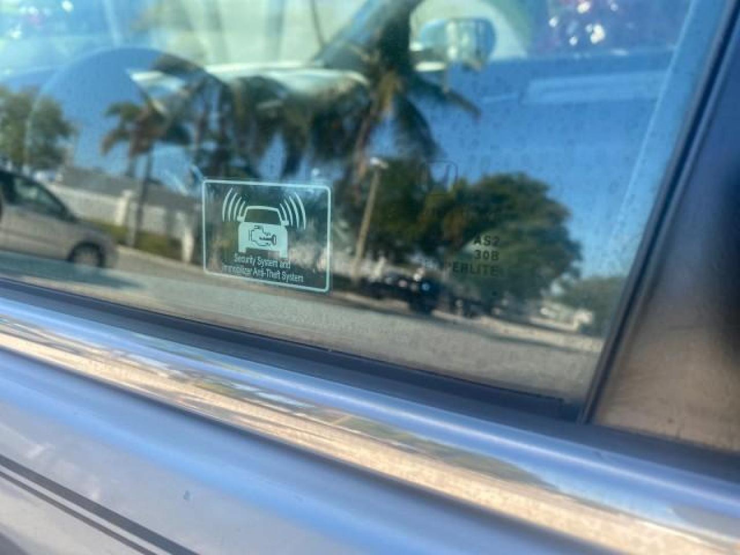 2011 Alabaster Silver Metallic /Gray Honda CR-V EX-L LOW MILES 27,869 (5J6RE3H79BL) with an 2.4L DOHC MPFI 16-Valve i-VTEC I4 Engine engine, Automatic transmission, located at 4701 North Dixie Hwy, Pompano Beach, FL, 33064, (954) 422-2889, 26.240938, -80.123474 - OUR WEBPAGE FLORIDACARS1.COM HAS OVER 100 PHOTOS AND FREE CARFAX LINK 2011 HONDA CR-V EX-L VIN: 5J6RE3H79BL009139 5 J 6 R E 3 H 7 9 B L 0 0 9 1 3 9 4 DOOR WAGON/SPORT UTILITY 2.4L I4 F DOHC 16V GASOLINE 28 MPG FRONT WHEEL DRIVE Top Features Alloy Wheels Running Boards Front Seat Heaters Satellite Ra - Photo#55