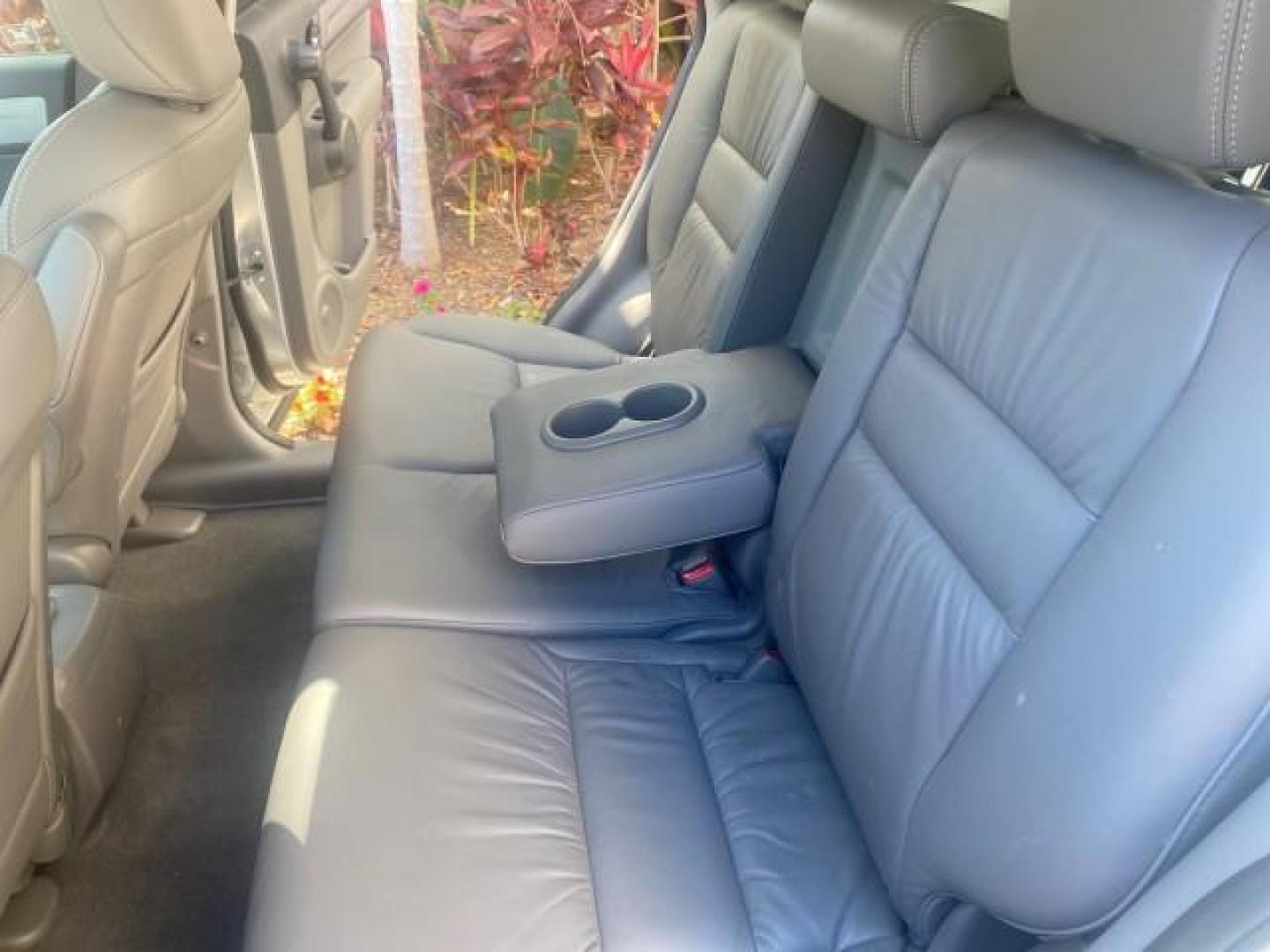 2011 Alabaster Silver Metallic /Gray Honda CR-V EX-L LOW MILES 27,869 (5J6RE3H79BL) with an 2.4L DOHC MPFI 16-Valve i-VTEC I4 Engine engine, Automatic transmission, located at 4701 North Dixie Hwy, Pompano Beach, FL, 33064, (954) 422-2889, 26.240938, -80.123474 - OUR WEBPAGE FLORIDACARS1.COM HAS OVER 100 PHOTOS AND FREE CARFAX LINK 2011 HONDA CR-V EX-L VIN: 5J6RE3H79BL009139 5 J 6 R E 3 H 7 9 B L 0 0 9 1 3 9 4 DOOR WAGON/SPORT UTILITY 2.4L I4 F DOHC 16V GASOLINE 28 MPG FRONT WHEEL DRIVE Top Features Alloy Wheels Running Boards Front Seat Heaters Satellite Ra - Photo#66