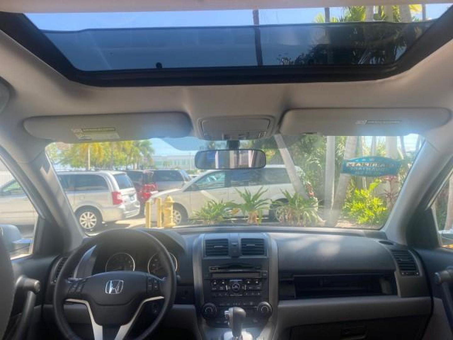 2011 Alabaster Silver Metallic /Gray Honda CR-V EX-L LOW MILES 27,869 (5J6RE3H79BL) with an 2.4L DOHC MPFI 16-Valve i-VTEC I4 Engine engine, Automatic transmission, located at 4701 North Dixie Hwy, Pompano Beach, FL, 33064, (954) 422-2889, 26.240938, -80.123474 - OUR WEBPAGE FLORIDACARS1.COM HAS OVER 100 PHOTOS AND FREE CARFAX LINK 2011 HONDA CR-V EX-L VIN: 5J6RE3H79BL009139 5 J 6 R E 3 H 7 9 B L 0 0 9 1 3 9 4 DOOR WAGON/SPORT UTILITY 2.4L I4 F DOHC 16V GASOLINE 28 MPG FRONT WHEEL DRIVE Top Features Alloy Wheels Running Boards Front Seat Heaters Satellite Ra - Photo#69