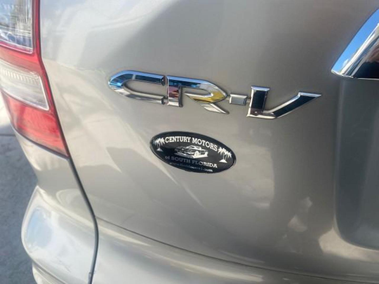 2011 Alabaster Silver Metallic /Gray Honda CR-V EX-L LOW MILES 27,869 (5J6RE3H79BL) with an 2.4L DOHC MPFI 16-Valve i-VTEC I4 Engine engine, Automatic transmission, located at 4701 North Dixie Hwy, Pompano Beach, FL, 33064, (954) 422-2889, 26.240938, -80.123474 - OUR WEBPAGE FLORIDACARS1.COM HAS OVER 100 PHOTOS AND FREE CARFAX LINK 2011 HONDA CR-V EX-L VIN: 5J6RE3H79BL009139 5 J 6 R E 3 H 7 9 B L 0 0 9 1 3 9 4 DOOR WAGON/SPORT UTILITY 2.4L I4 F DOHC 16V GASOLINE 28 MPG FRONT WHEEL DRIVE Top Features Alloy Wheels Running Boards Front Seat Heaters Satellite Ra - Photo#82